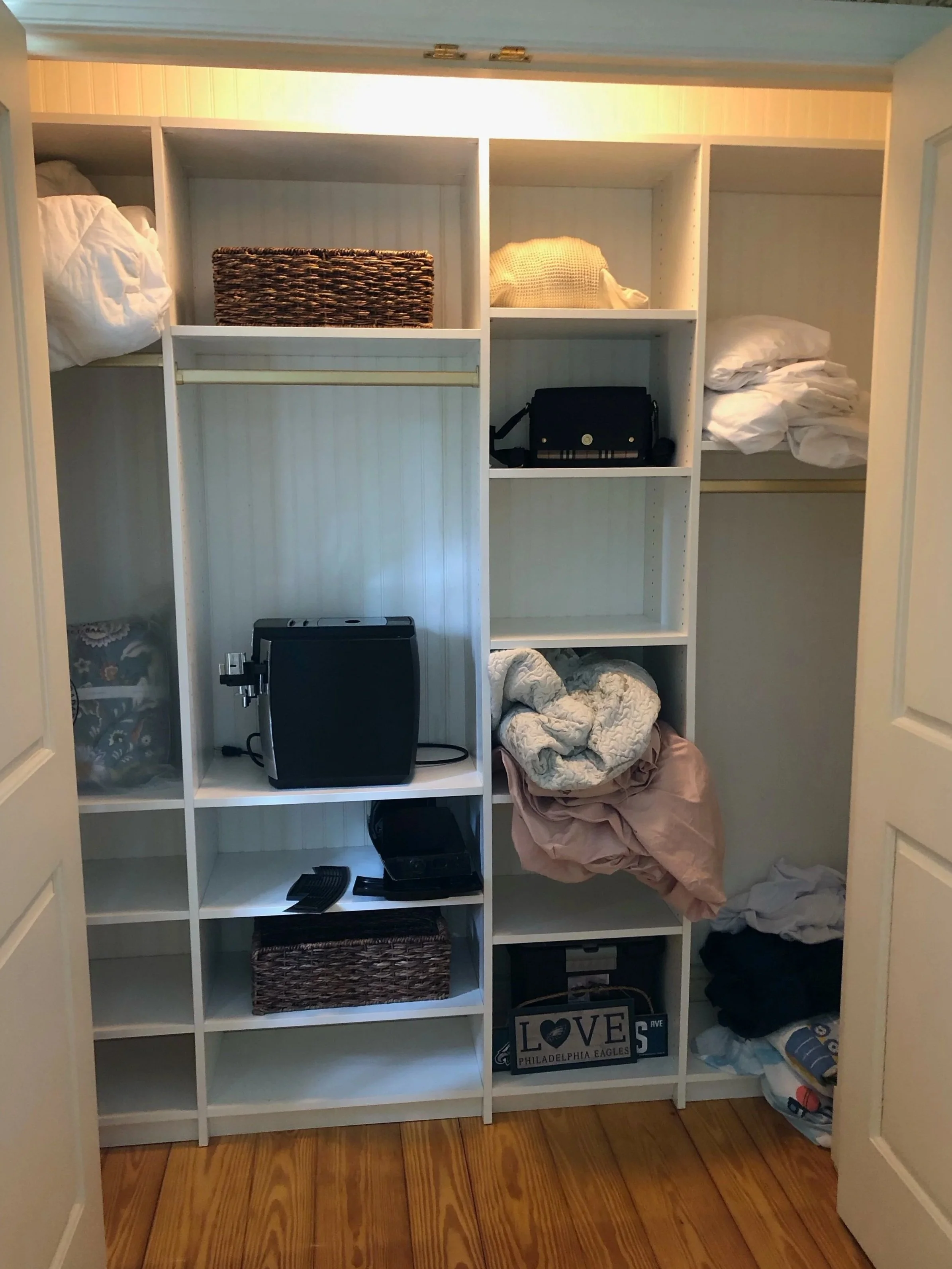 Guest bedroom closet = Before