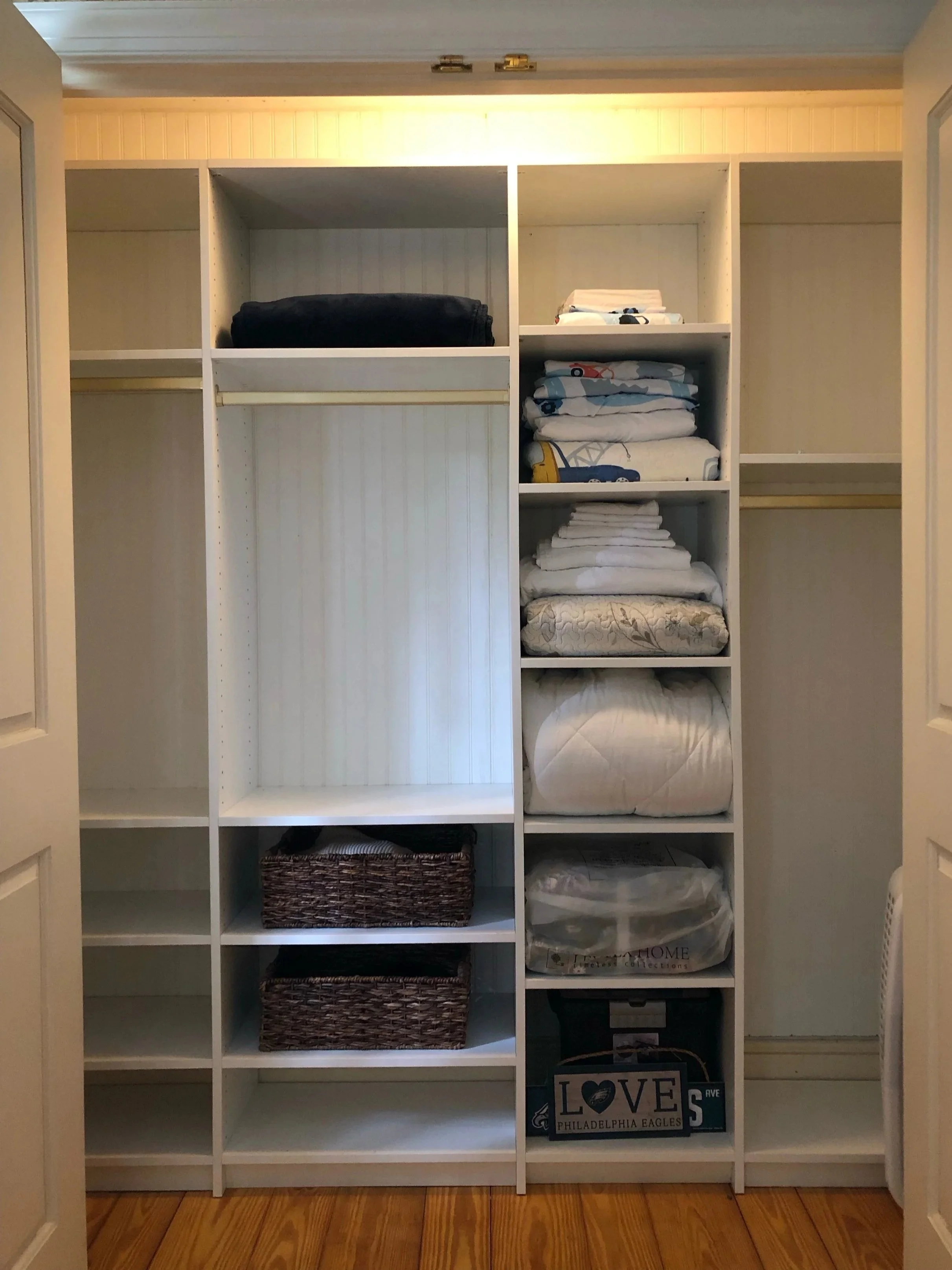 Guest bedroom closet = After