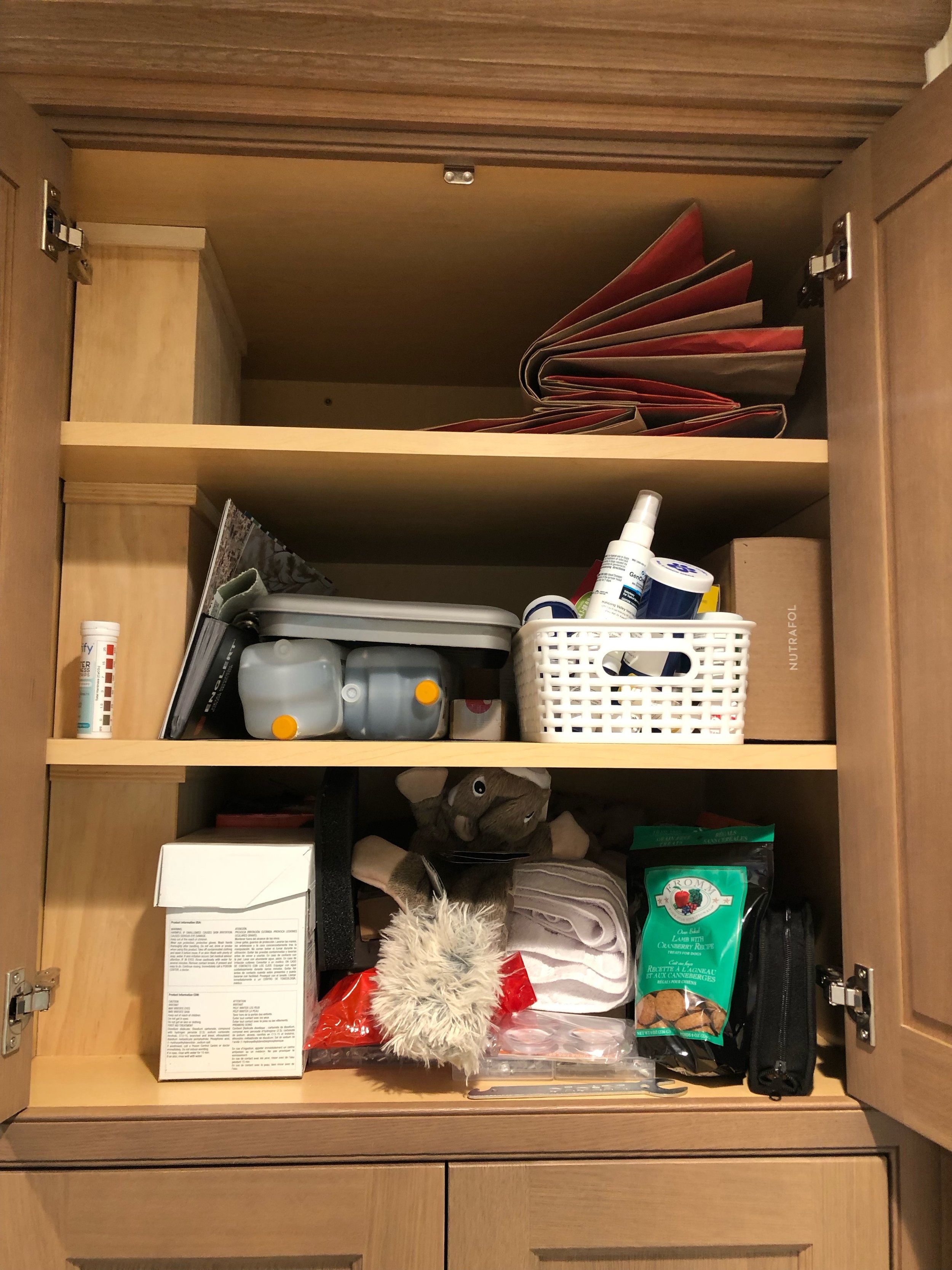 Cabinets, secondary laundry = Before