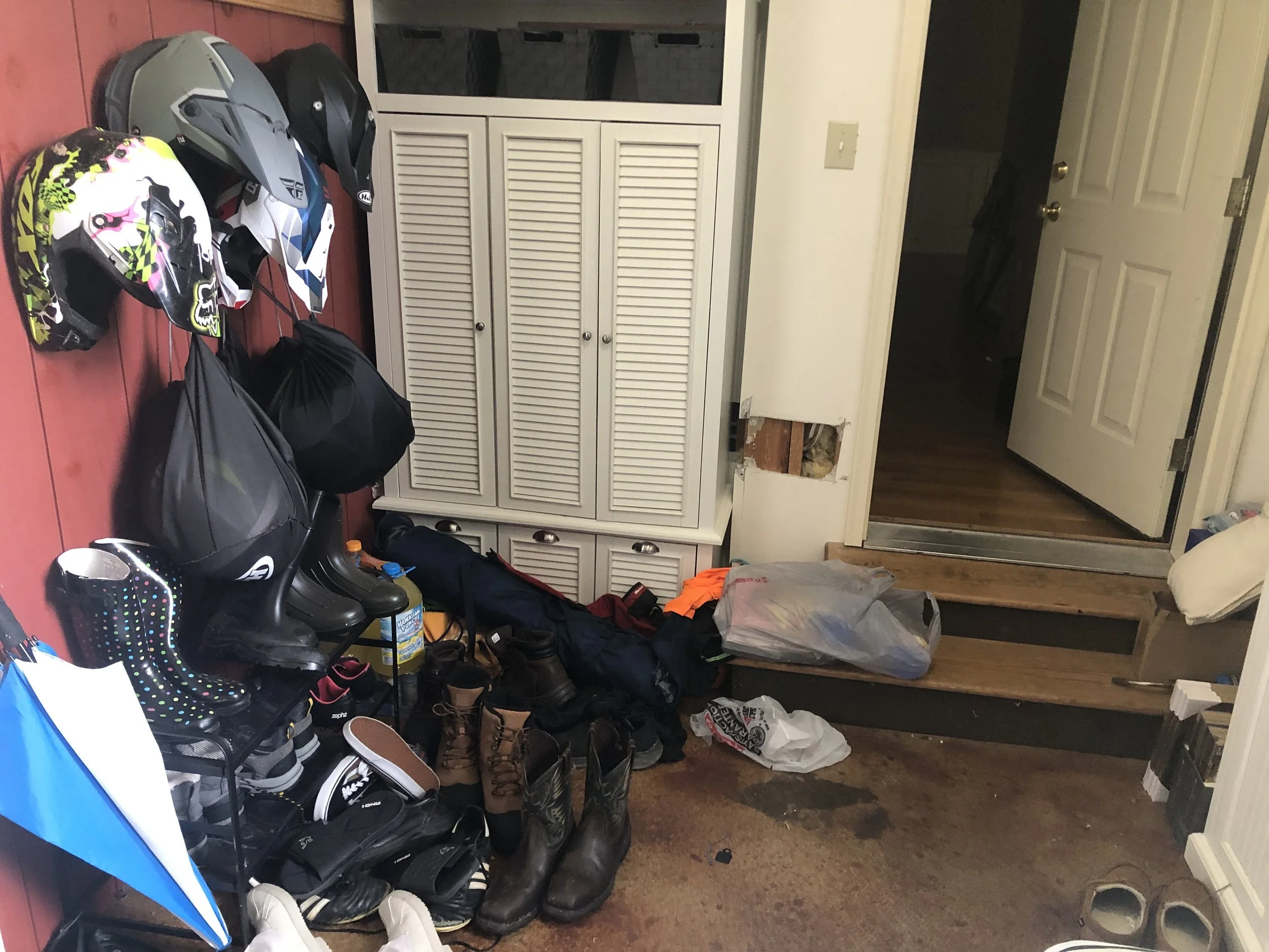 AC_mudroom_before_02.jpeg