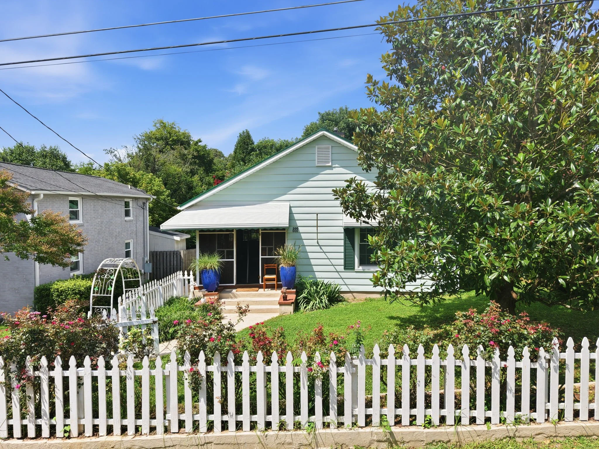 300 Jones Ave Hillsborough NC Picket Fence