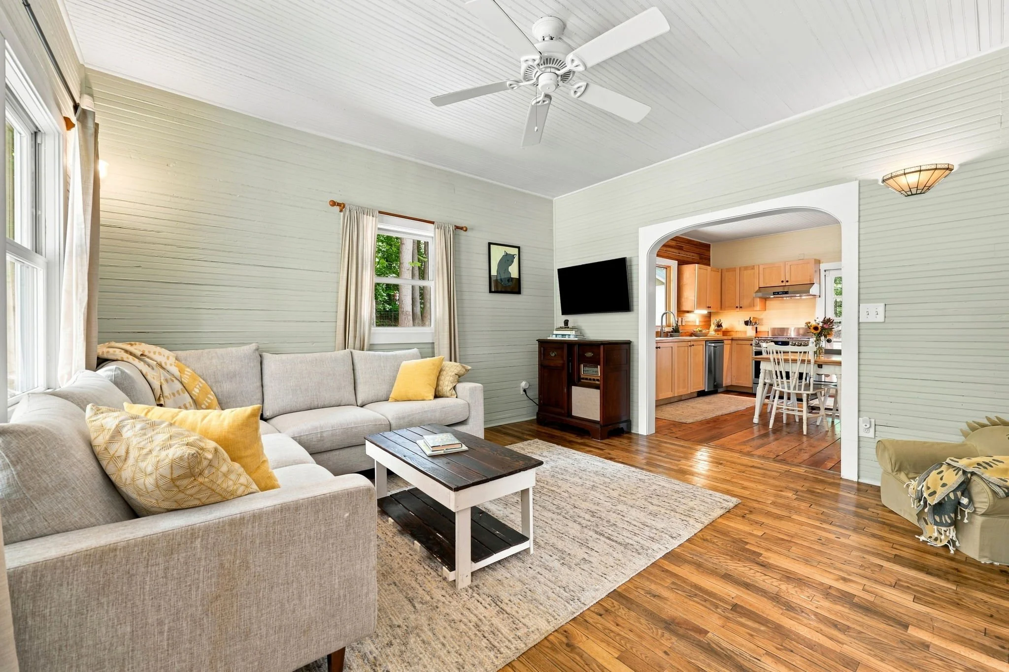 High 9-foot Ceilings