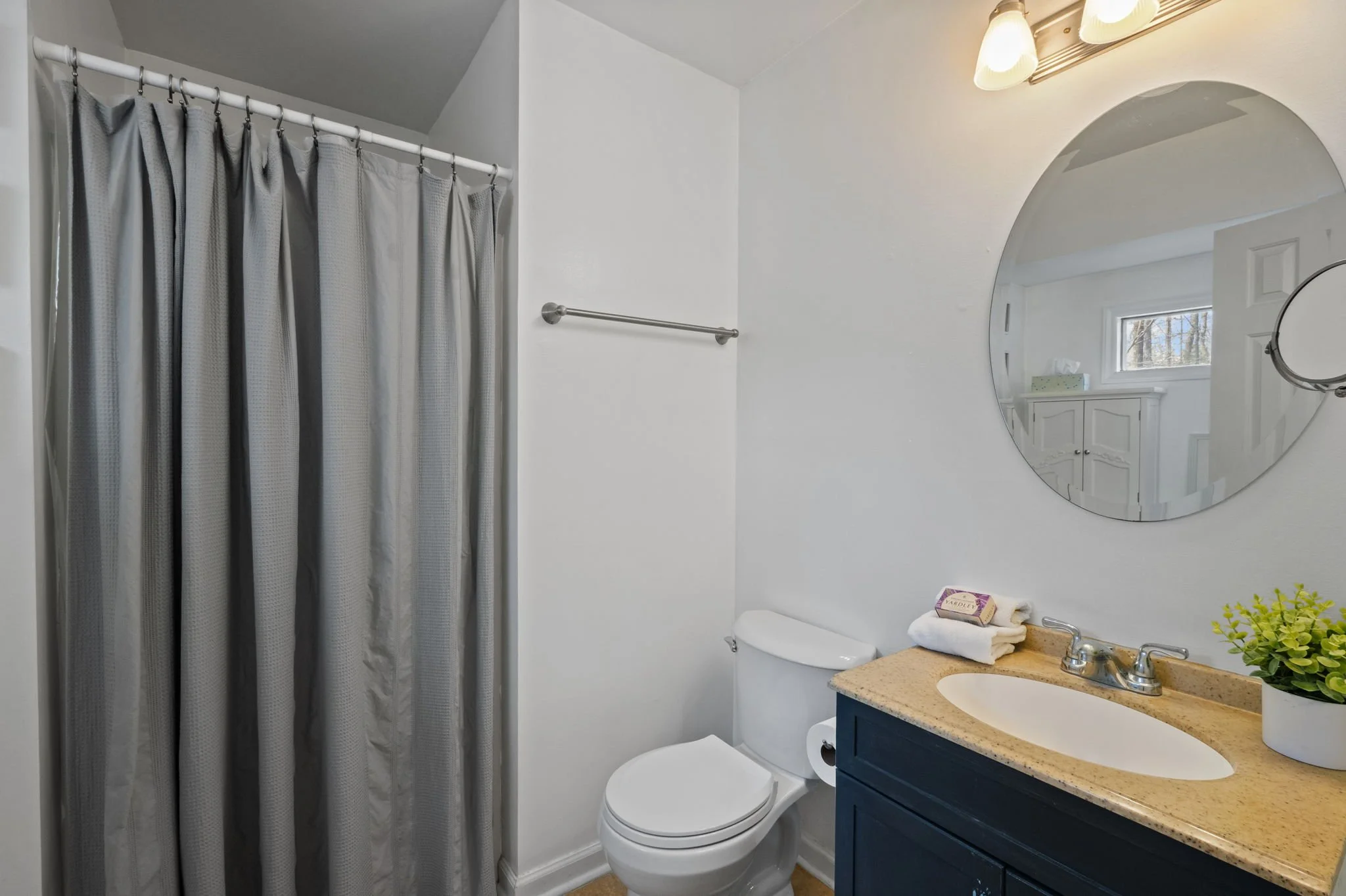 8814 Partridge Run Primary Bath.jpg