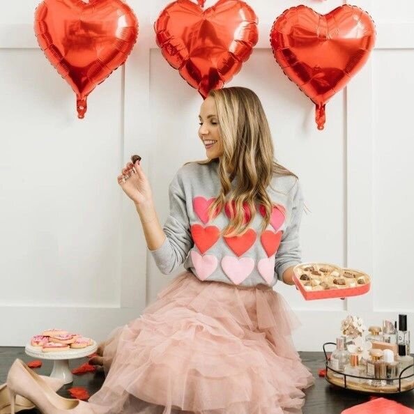 To all the ladies in the place with style and grace...Happy Galentine's Day!!! 🥰💝💌🍾🥂