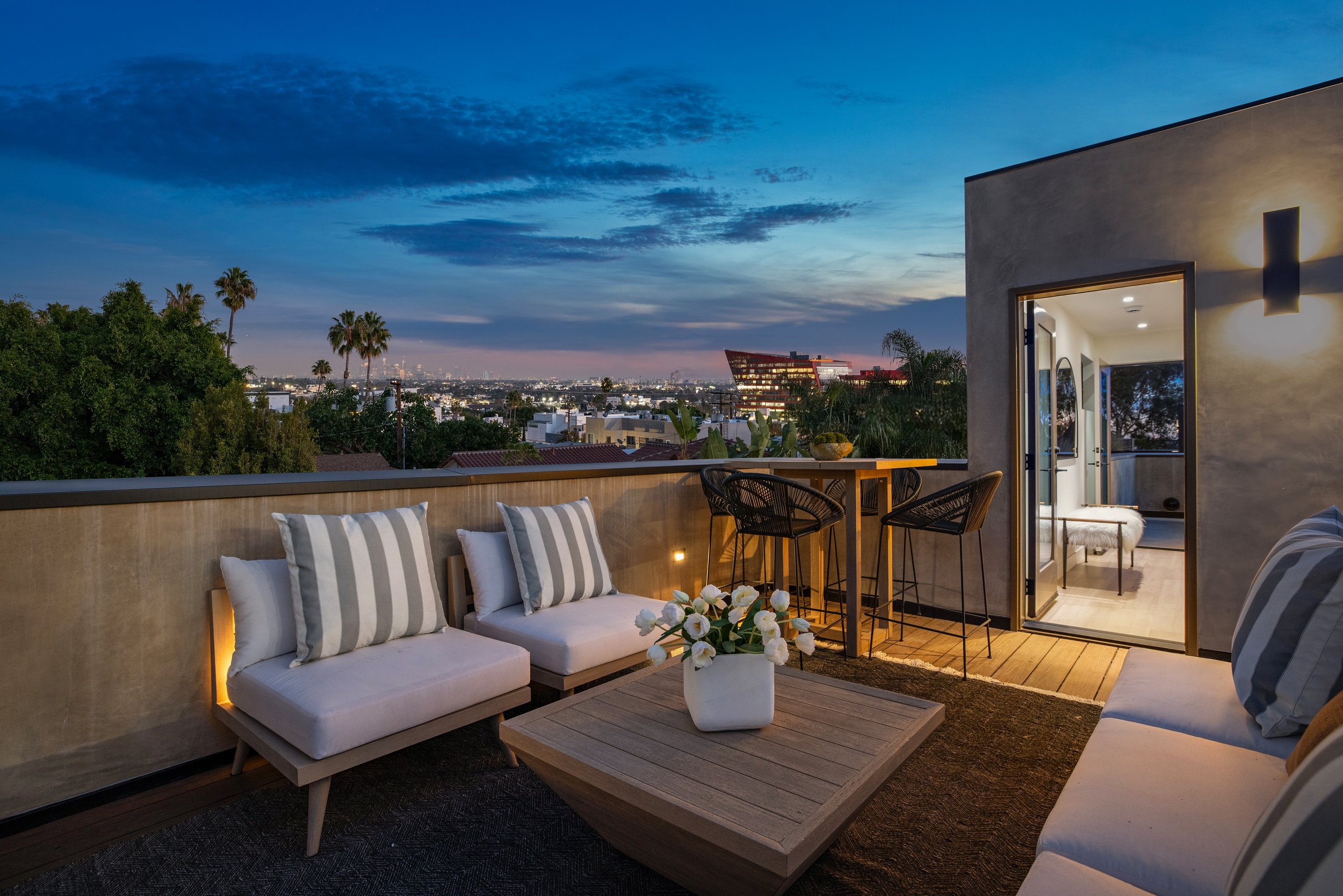 198_Hilldale Ave 917_by mrbarcelo.jpg