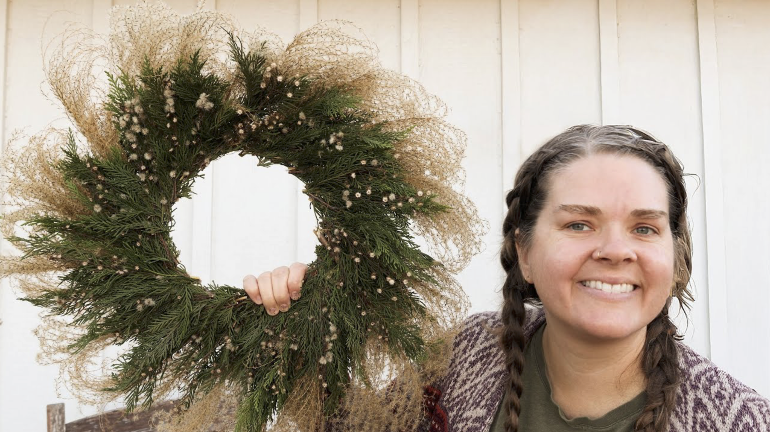 DIY Holiday Wreath with Natural Materials - So Easy!