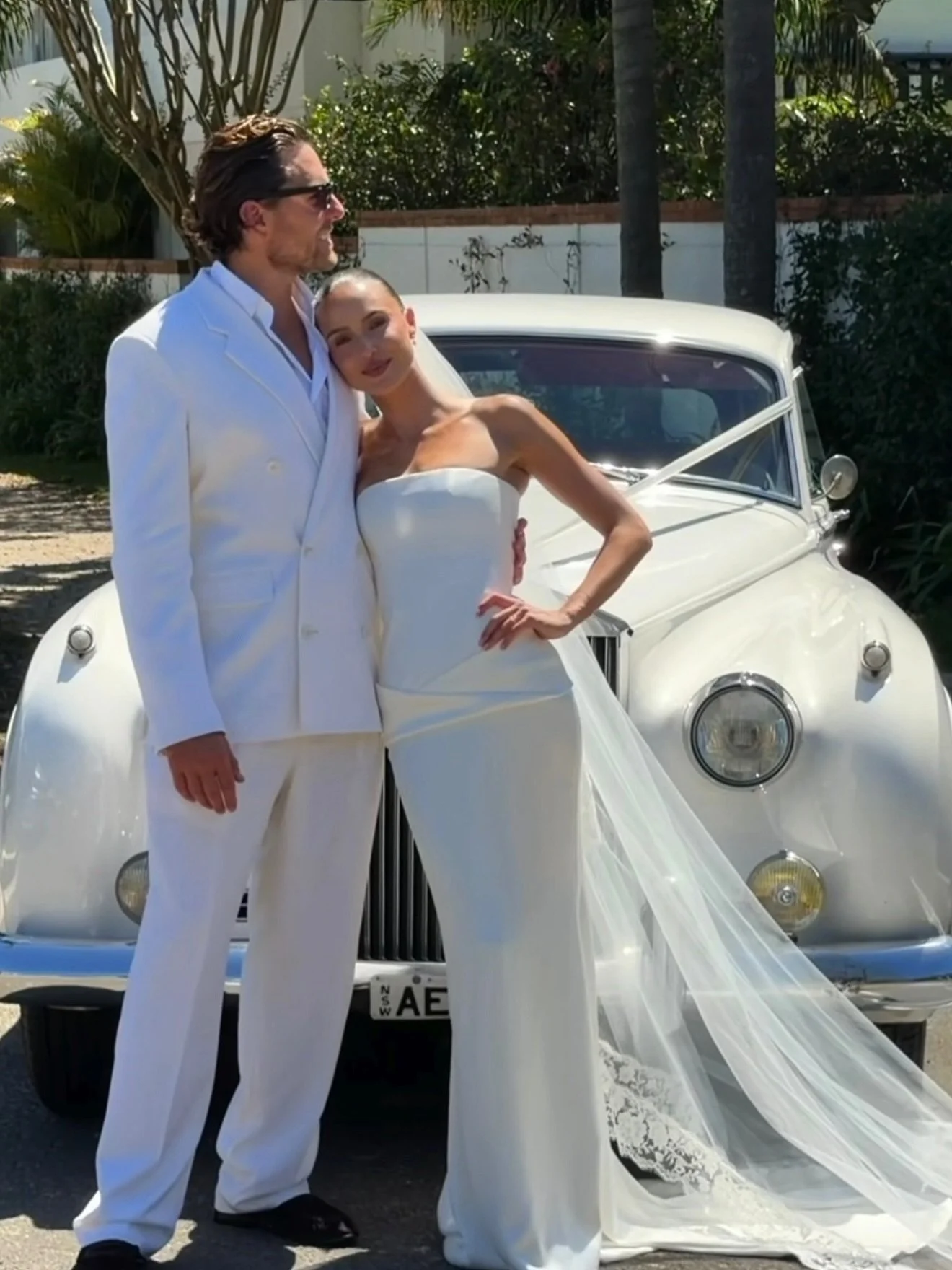 AS SEEN ON &mdash; The gorgeous @caseyjamess_ wearing @kyhabride Sen gown at her stunning island oasis ceremony. 

Explore, fit and order our full Kyha Bride collection at our Brisbane gallery by booking an appointment via the link in our bio. 

Vide