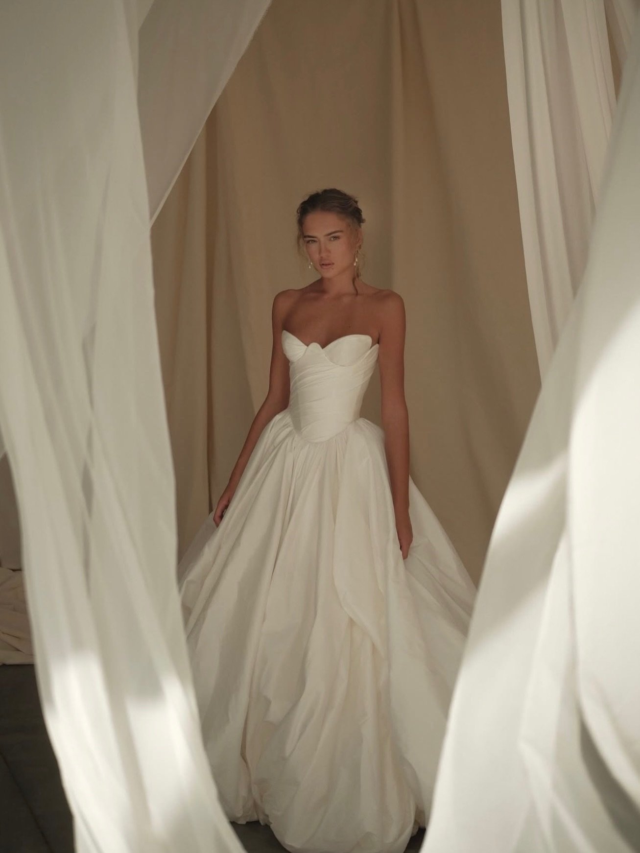 TONIGHT &mdash; Sphere Bridal Gallery joins @jamesstbne Up Late for an evening bridal experience. 

Tonight &mdash; Thursday 19 March 5pm &ndash; 8pm. 

Explore our curated collection of Sphere designers, experience the gallery after hours and discov