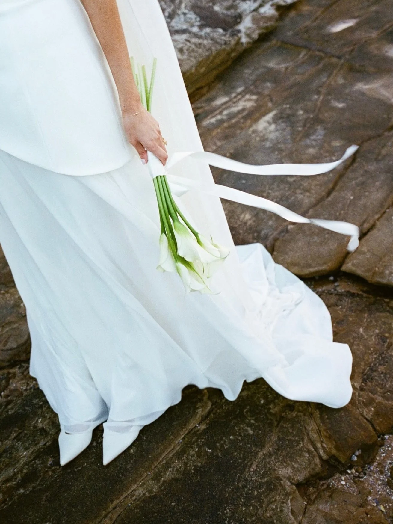 SPHERE BRIDE &mdash; Taking styling notes from effortlessly chic Sphere bride @kelseybales wearing @sophieetvoilabridal Julie gown. 

An iconic @sophieetvoilabridal silhouette, the Julie gown is the definition of subtlety. Strech crepe sculpted into 