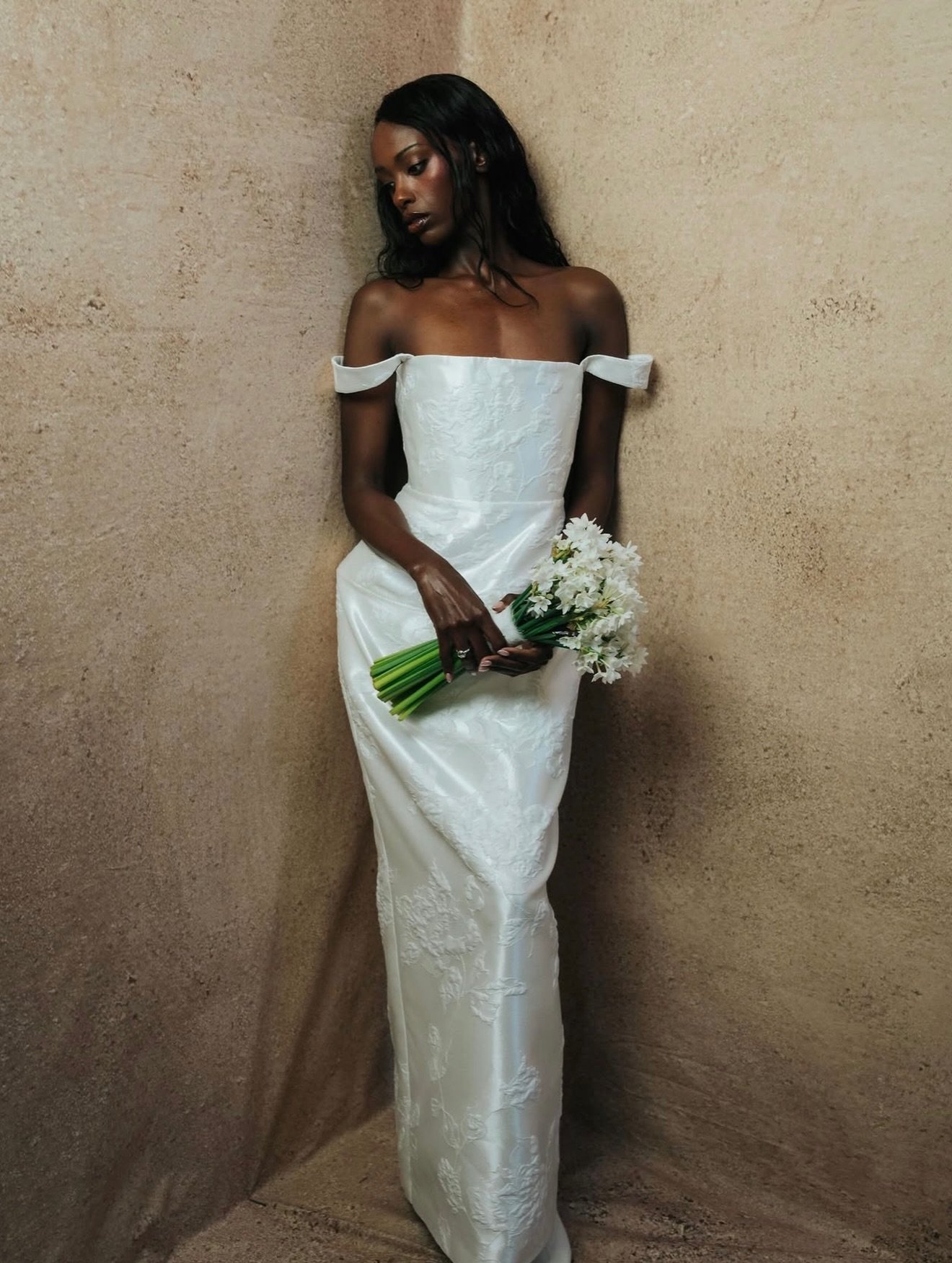 MINHA GOWN &mdash; Available at Sphere James Street. 

A moment for the Minha by @preajames_bridal. Defined by its architectural silhouette, the Minha features a straight corset bodice with wide straps and a bold square neckline. Light boning through