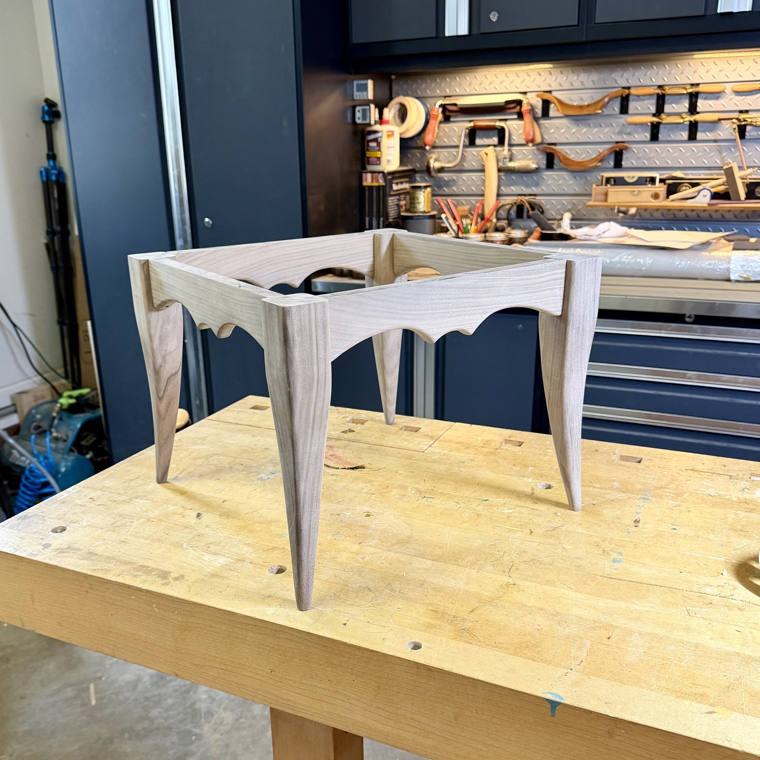 Saber Leg Stool Dry Fit