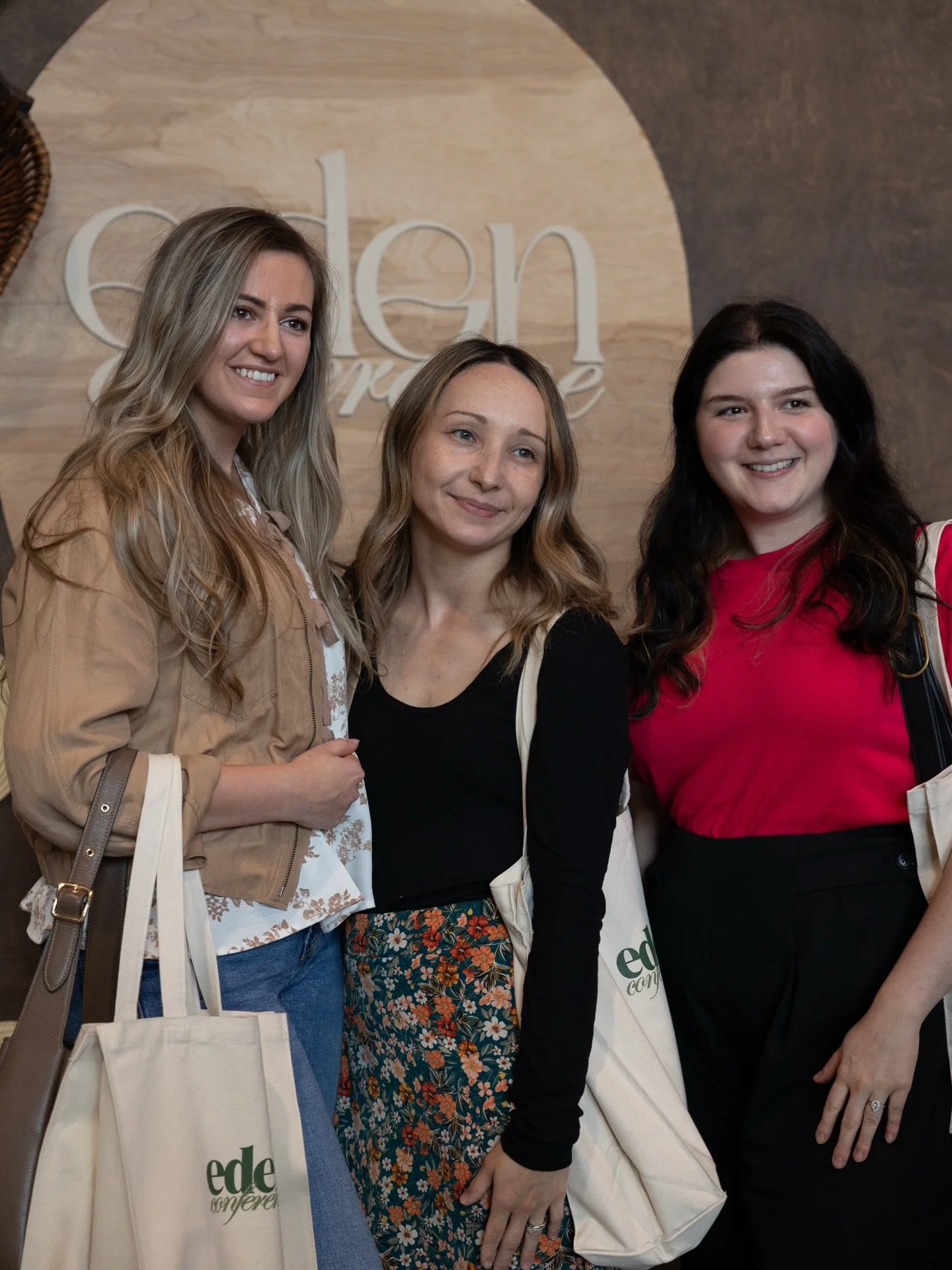 our camera roll from eden >>> 
🧺✨🤍🥖🍯🫖