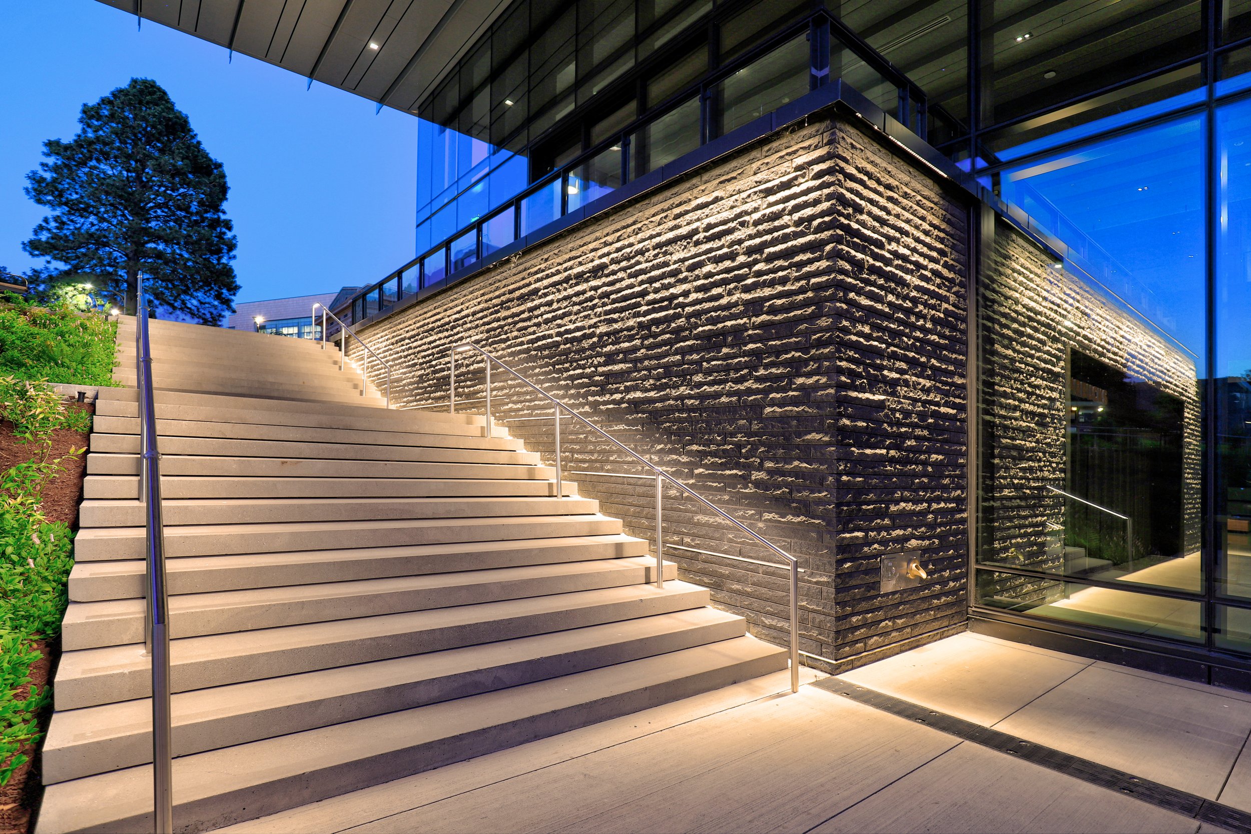 Lumenpulse - Exterior 1.jpg