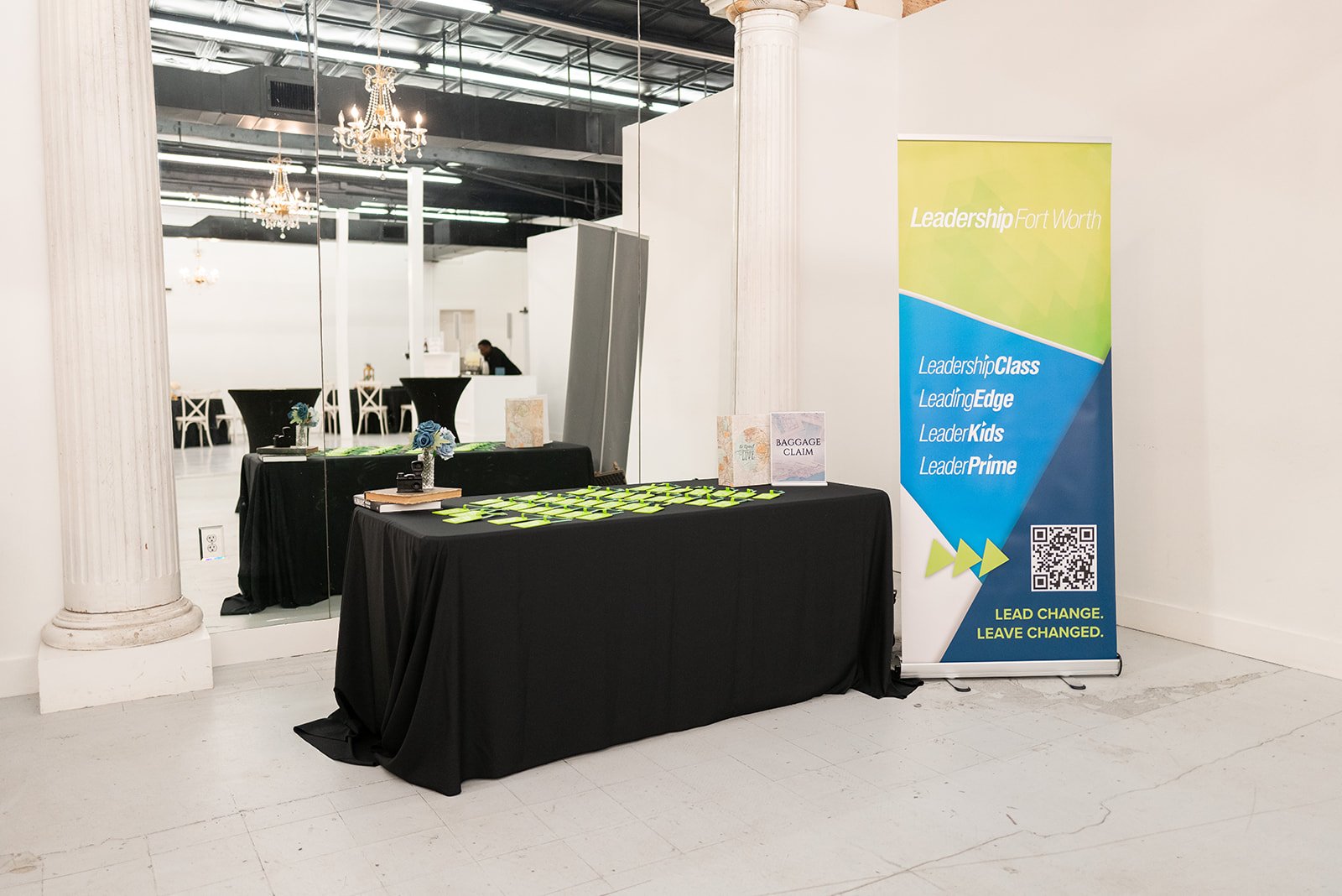 corporate-celebration-holiday-event-photography-dfw-le-foto-co-leadership-fort-worth-01.jpg