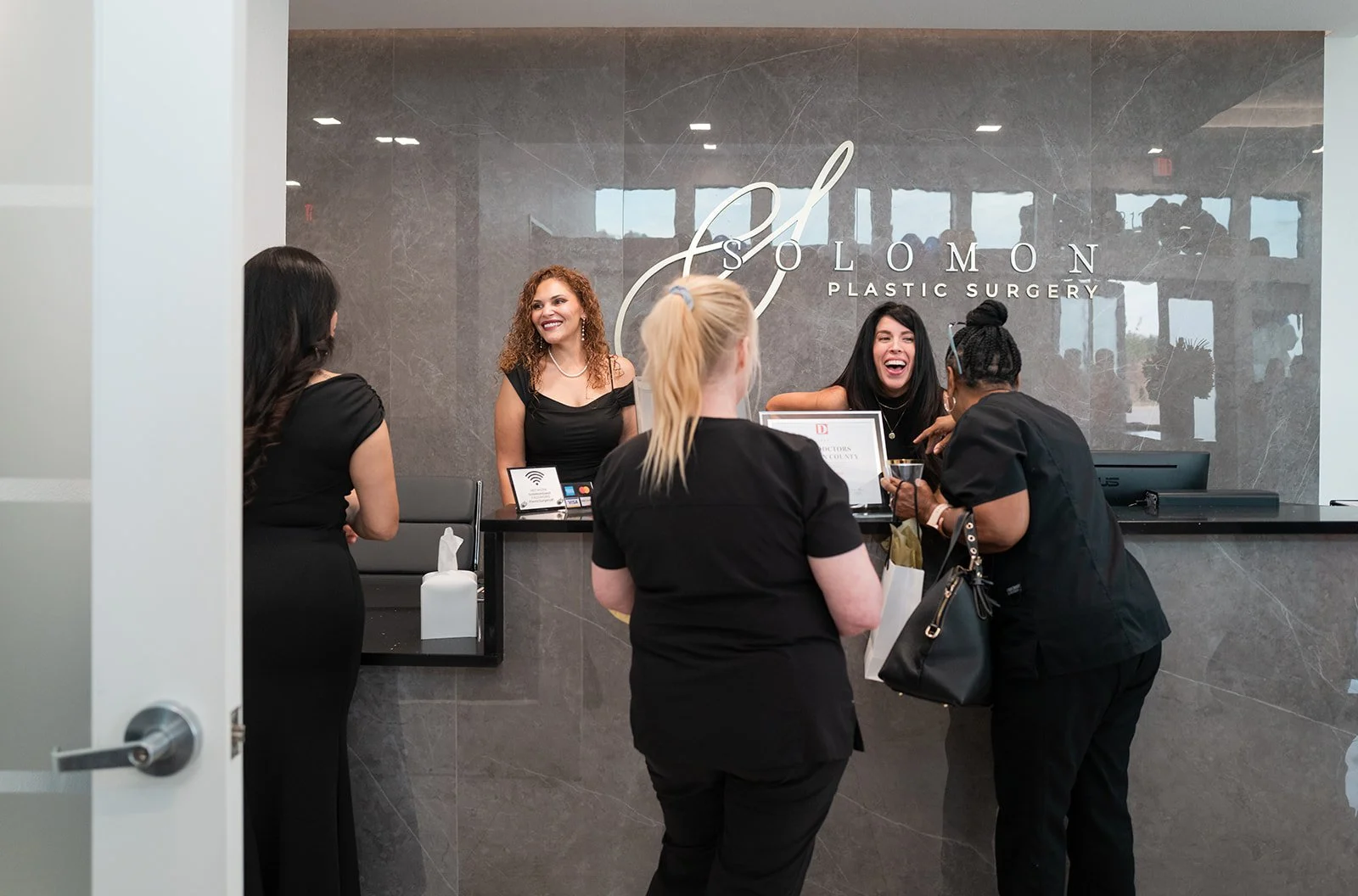 corporate-holiday-event-photography-dfw-le-foto-co-solomon-plastic-surgery-30.jpg