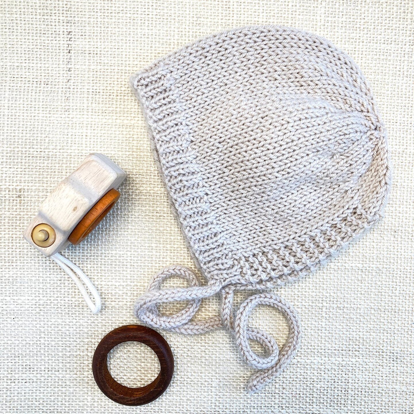 Style Me Simple bonnet knitting pattern.⁣
I started my Style Me Simple range for 3 reasons. (it's a work in progress, by the way. There are many more designs in my head that I've just got to get down on paper!)⁣
Firstly, I've written the patterns to 