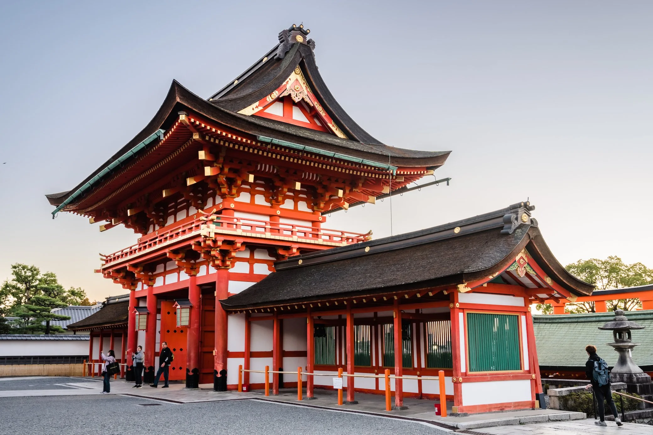 Fushimi Inari Shrine Entrance.jpg