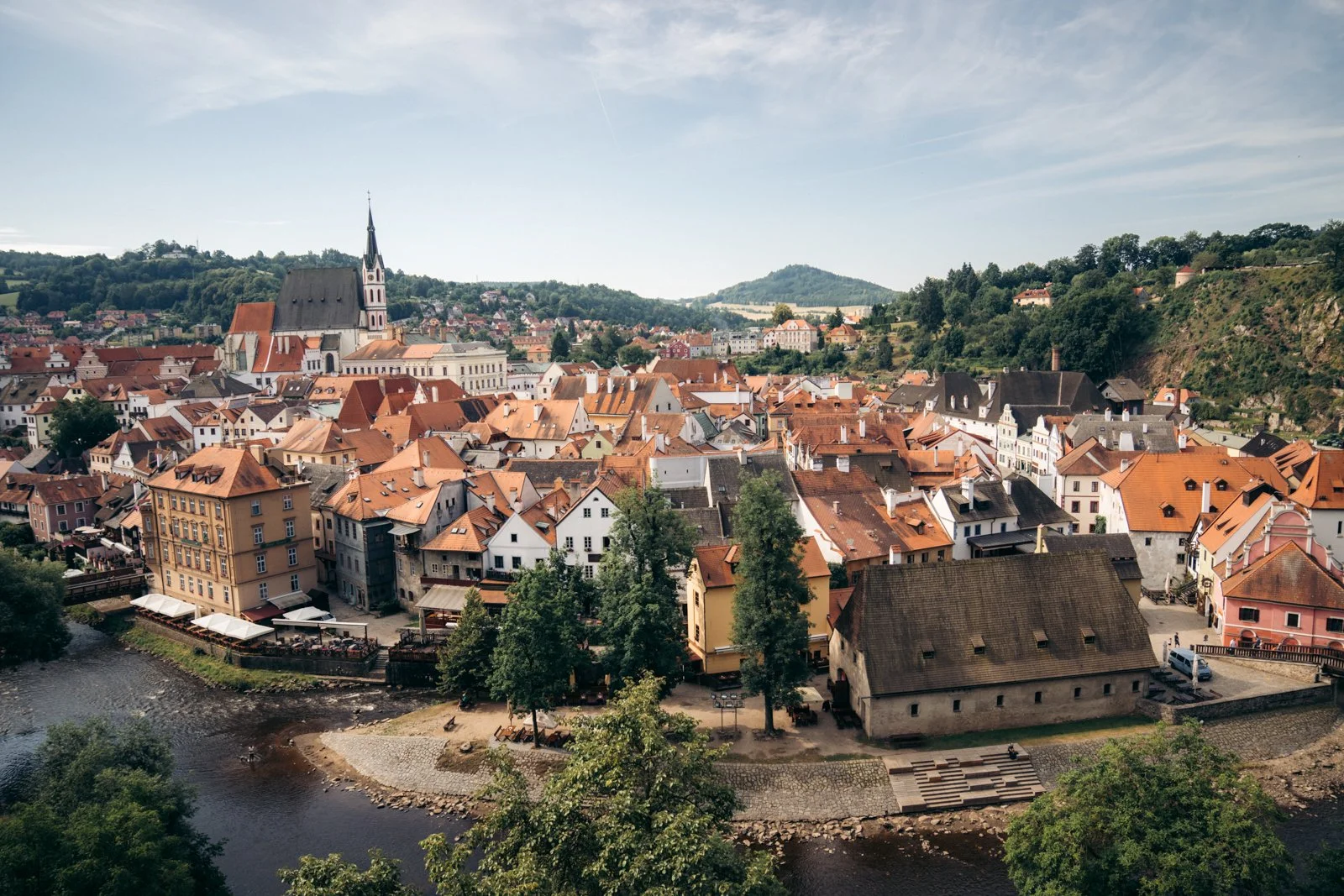 Why we chose to stay overnight in Ceský Krumlov- and you should too