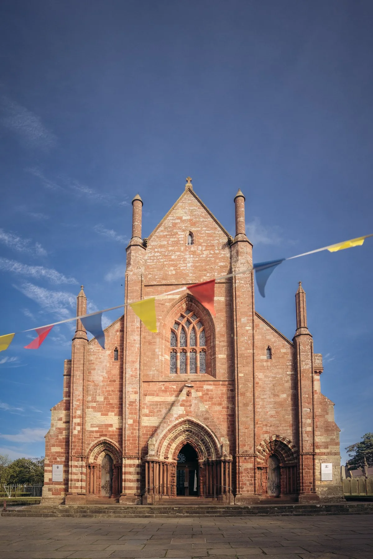 saint magnus cathedral kirkwall.jpg