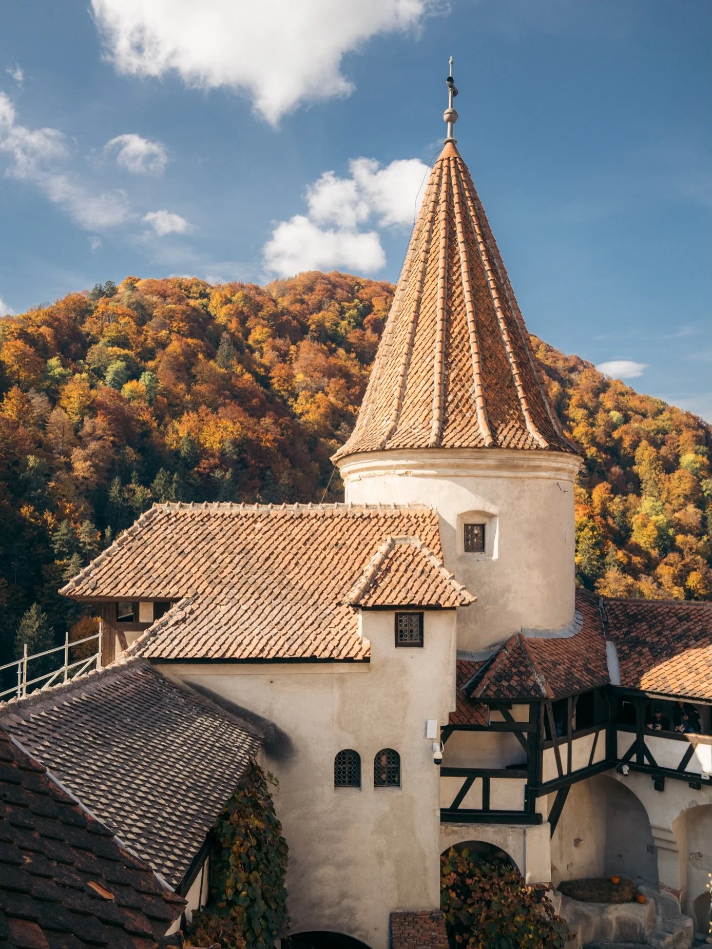 If you are looking for a fantastic autumn getaway, add Romania to your list!

We visited Bran Castle (better known as Dracula&rsquo;s Castle) and Peles Castle, then spent time exploring Brașov. Along the way, we tried some traditional Romanian dishes