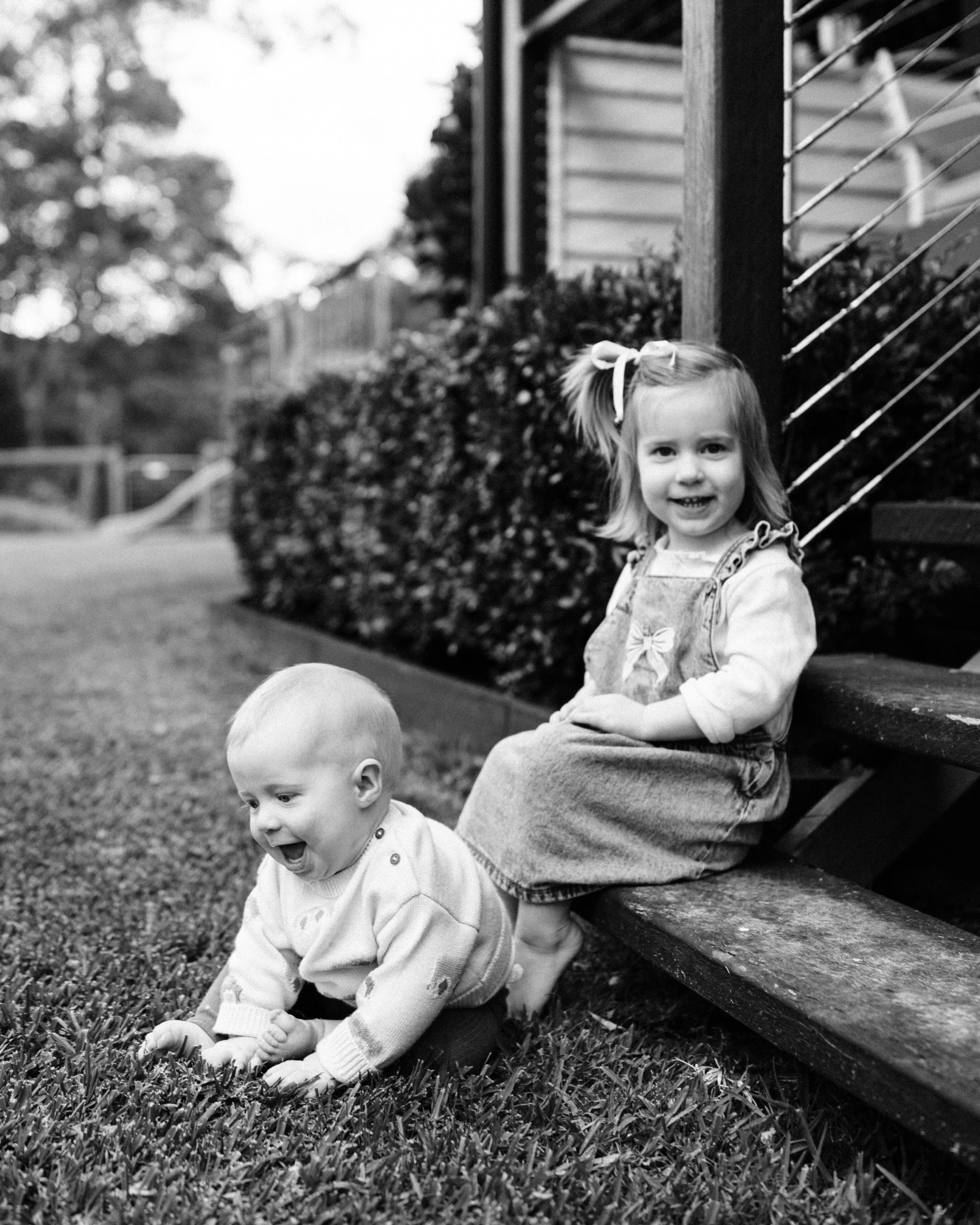 The firsts and lasts come all too quick and often unnoticed. Never is it more apparent than having babes this young. 

Always a pleasure capturing the @mad_o crew, relaxed and fun family photos at home. Beautiful photographs they can treasure forever
