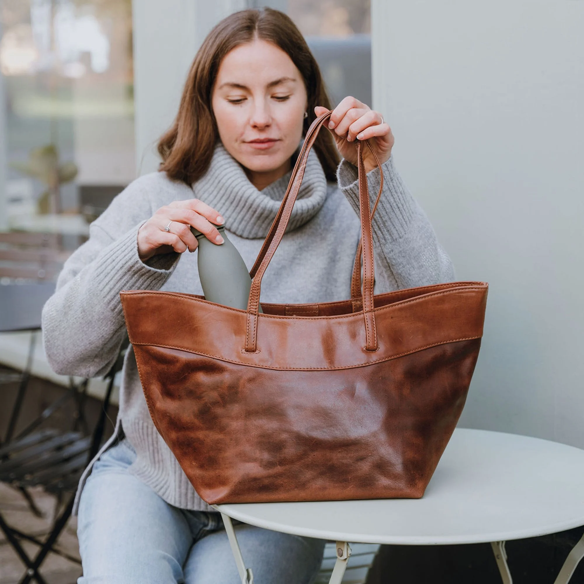 Arden-large-leather-tote-bag-model (4).jpg