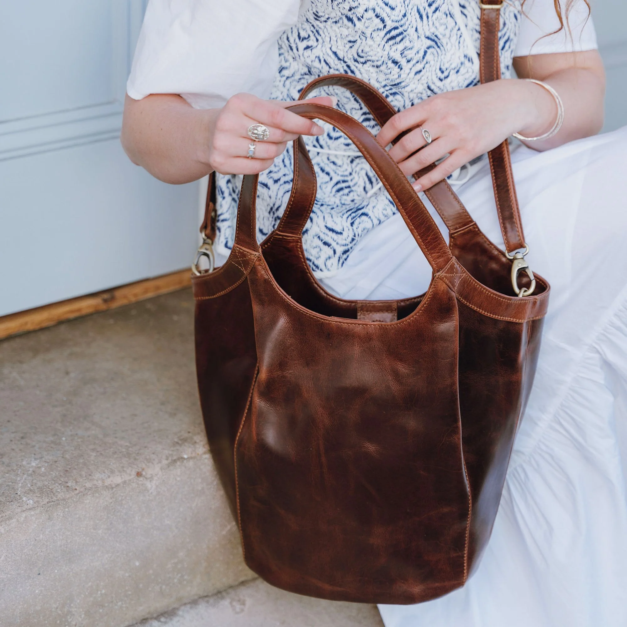 Portobello-brown-leather-tote-bag-model.jpg