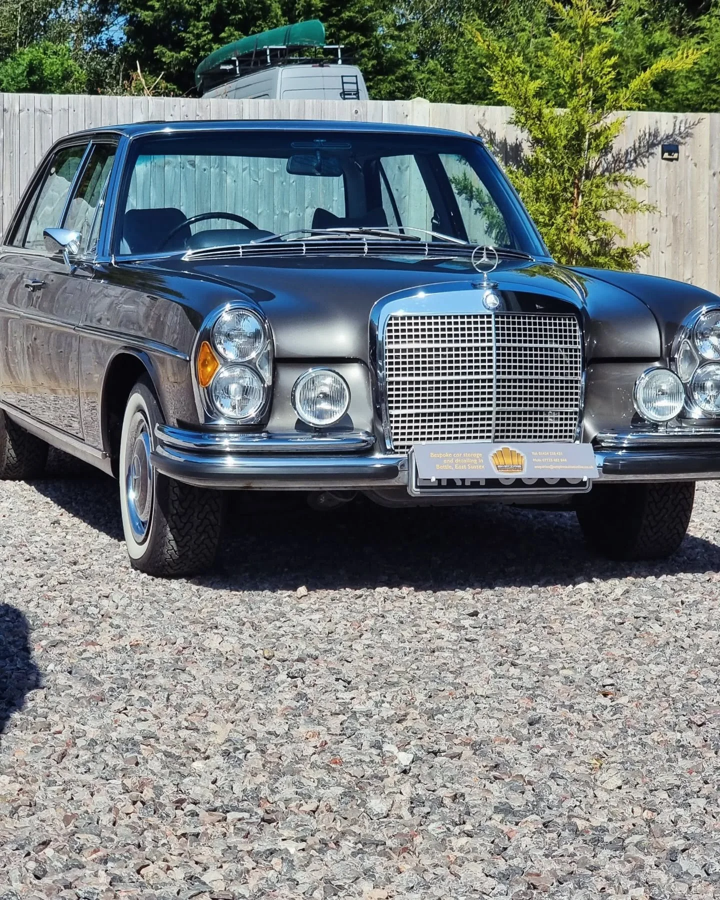 Another one leaves the detailing bay this weekend having had a full repaint back to it's proper colour by the awesome guys at @paintingclassiccars. Then over to @goblin_automotive for more mechanical goodness including restoration of the air suspensi
