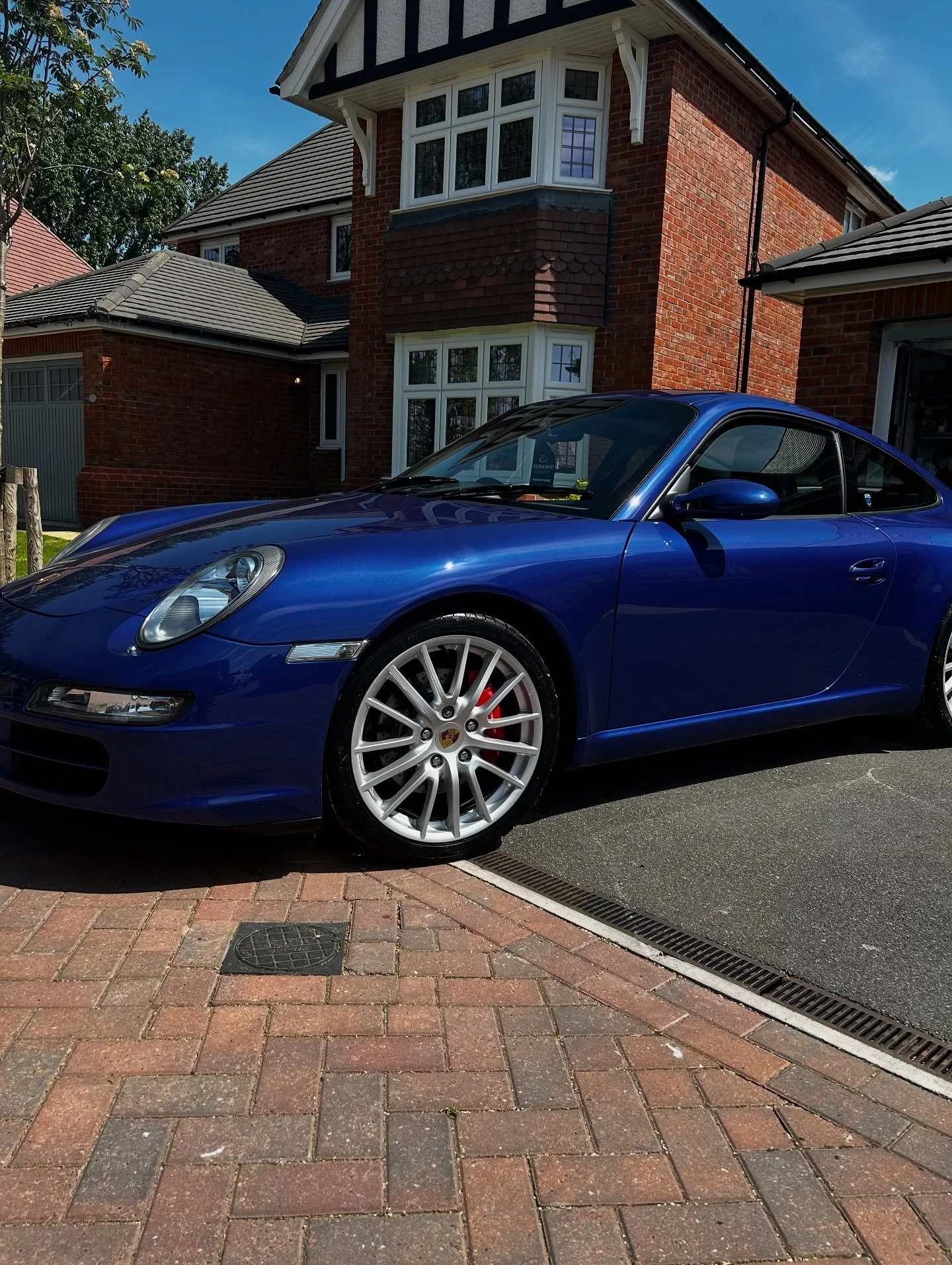 The Porsche 997 delivered back to the owner. After a full repaint at @paintingclassiccars and lots of mechanical work with @goblin_automotive we carried out the full @cartecuk @officialceramicguard process giving the best protection possible. Deliver