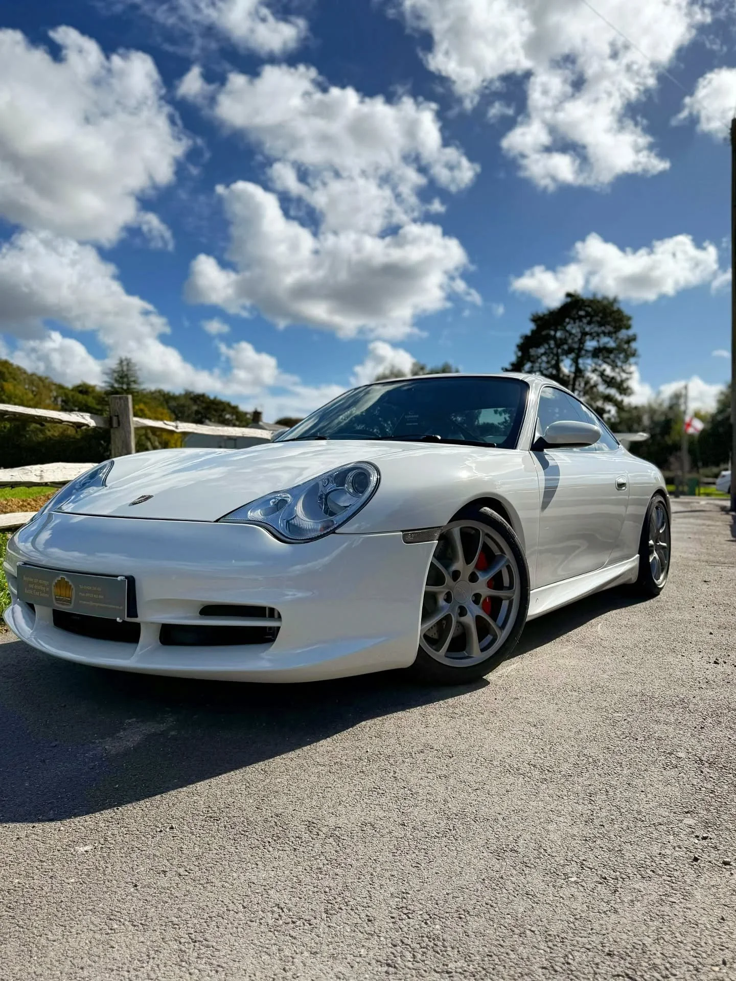 Been a busy few weeks with our exclusive @clubventuro open day, bookings for winter storage, lots of forward planning and of course the 996 GT3 paint restoration which the Venturo guys saw on display. The paint was incredibly flat, rubbers covered in