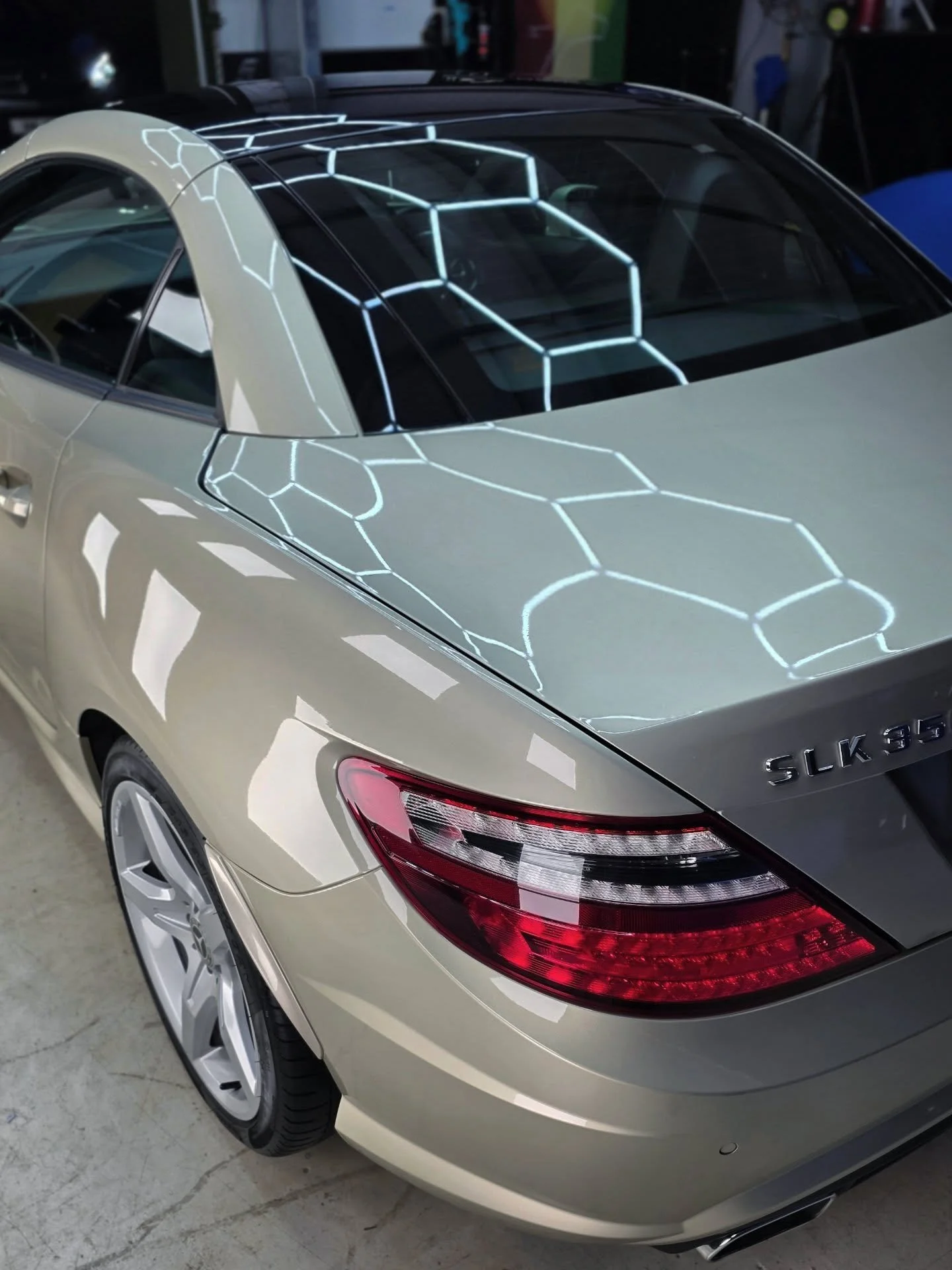 SLK350 - Single stage and full CeramicGuard coatings across the board! 
.
.
.
.
.
#mercedes #mercedesslk #slk350 #detailing #valeting #ceramiccoating #polishing #machinepolishing #detailersofinstagram #cargram #cleancar #cartec #ceramicguard #sussex 