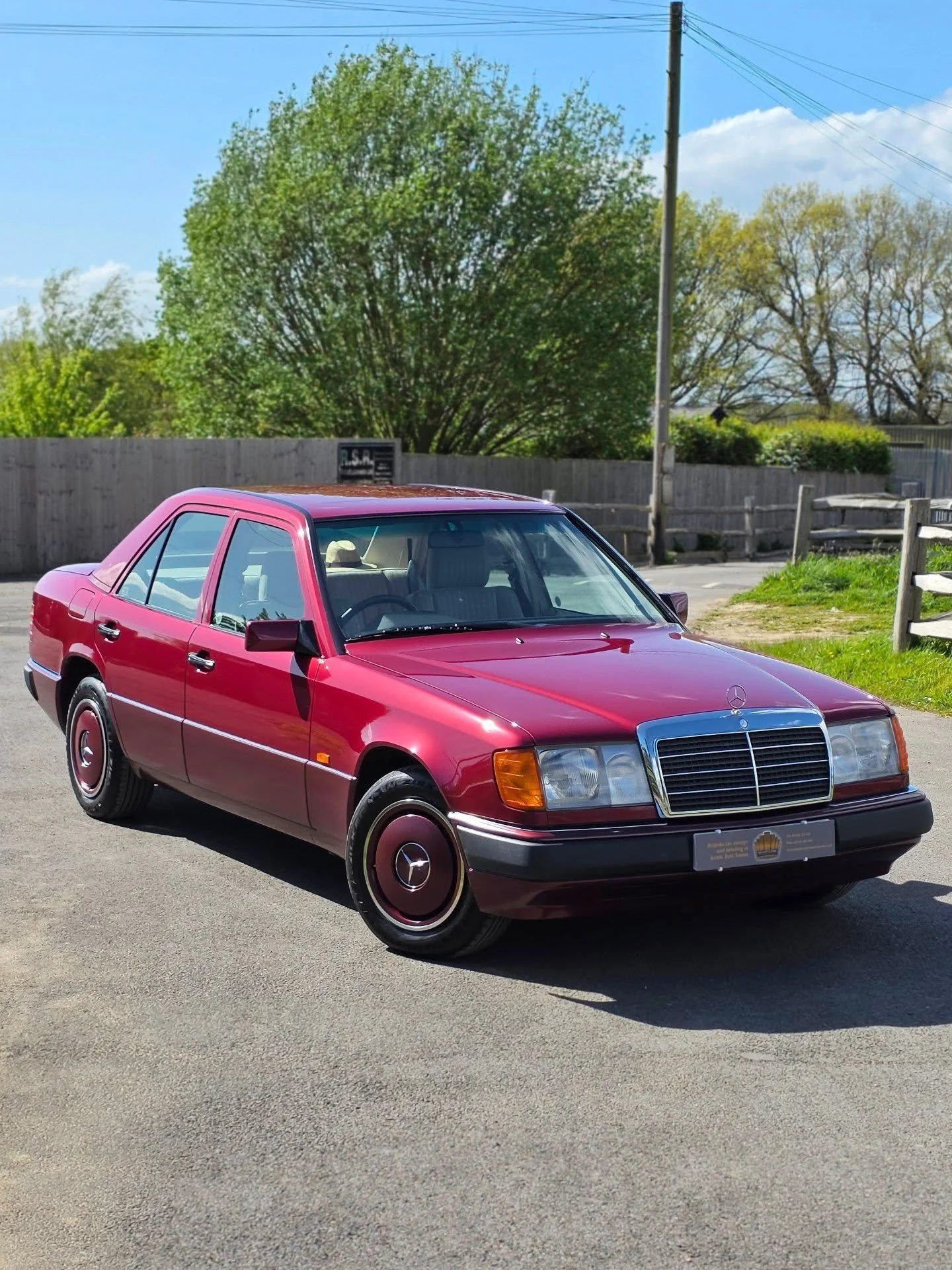 Summer ready detail for this exquisite Mercedes 200E 💎
.
.
#detailing #mercedes #valeting #automotive #sussex