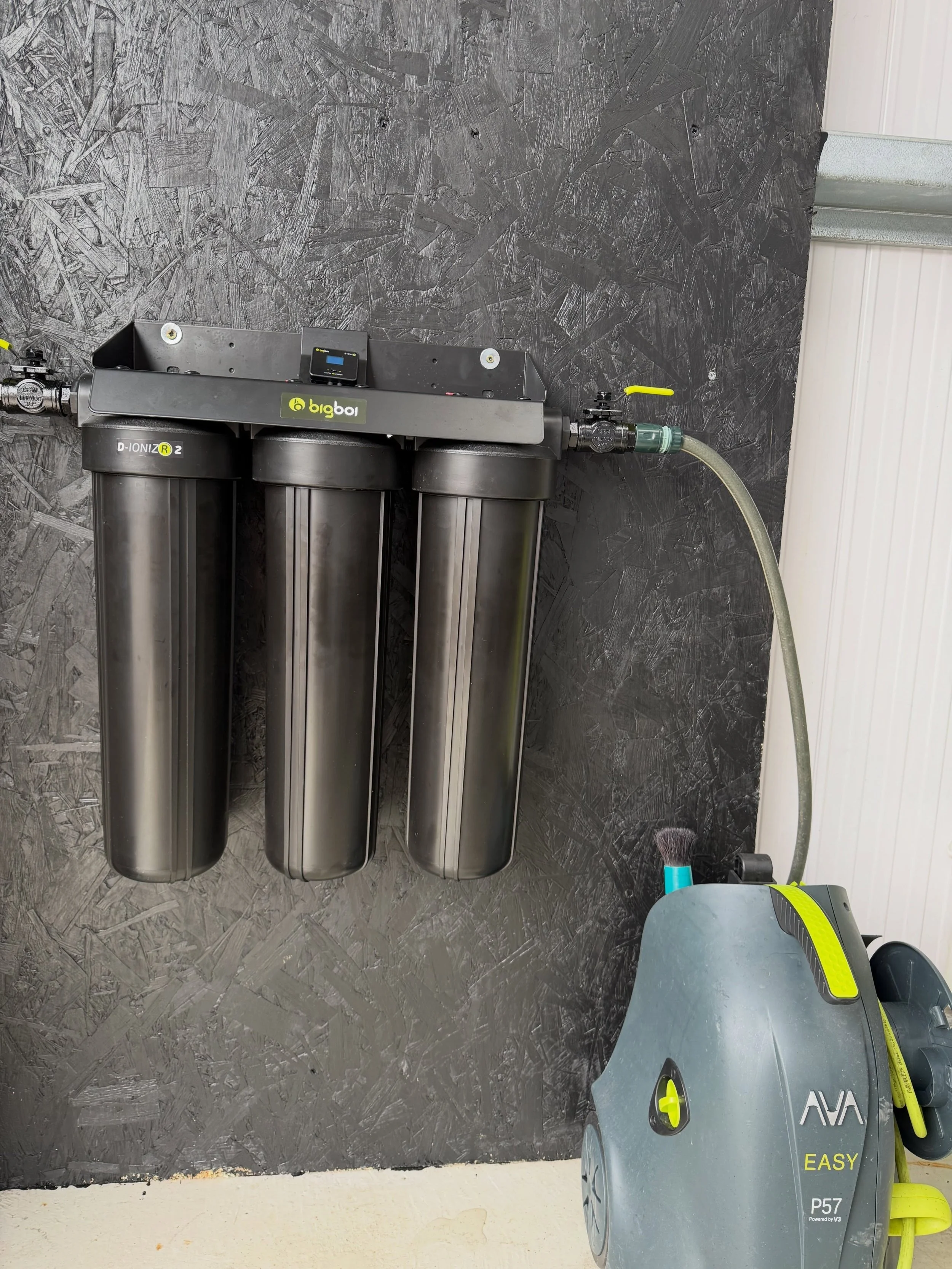 At Empire Automotive￼ we&rsquo;re always investing in better equipment, better processes, and ultimately better results for our clients.

We&rsquo;ve now installed the @bigboicarcare Car Care￼ D-IONIZR 2 water filtration system. Using both carbon and