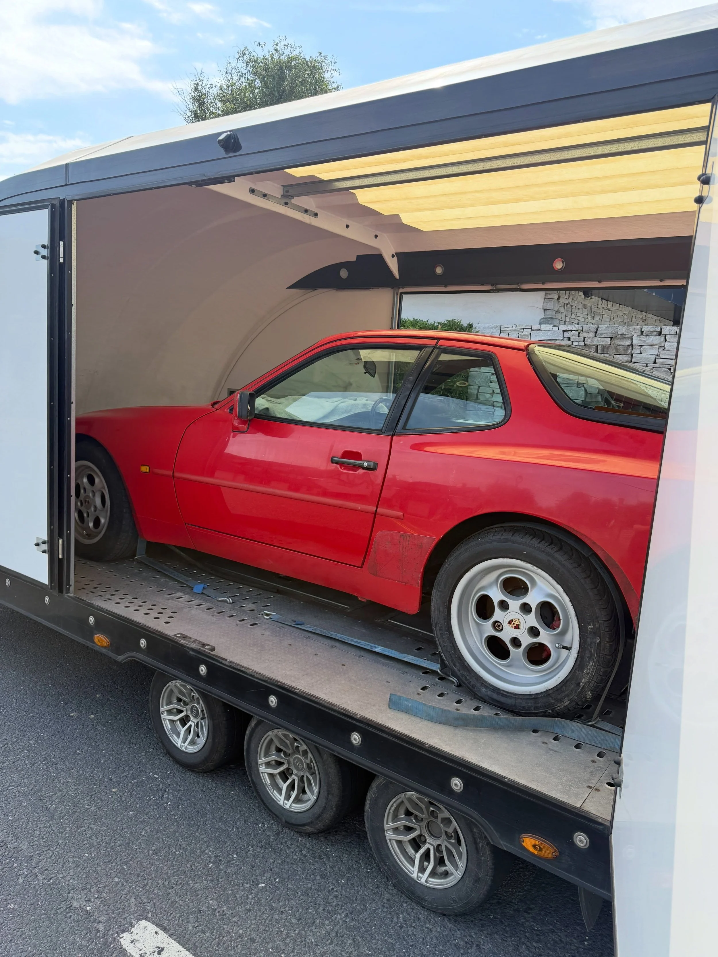 Barn find Porsche 944 Turbo collected and delivered to @precision_panel_craft ahead of some localised metal work repairs. This is a lovely genuine survivor car. #porsche #944turbo #enclosedtrailer #porscherestoration