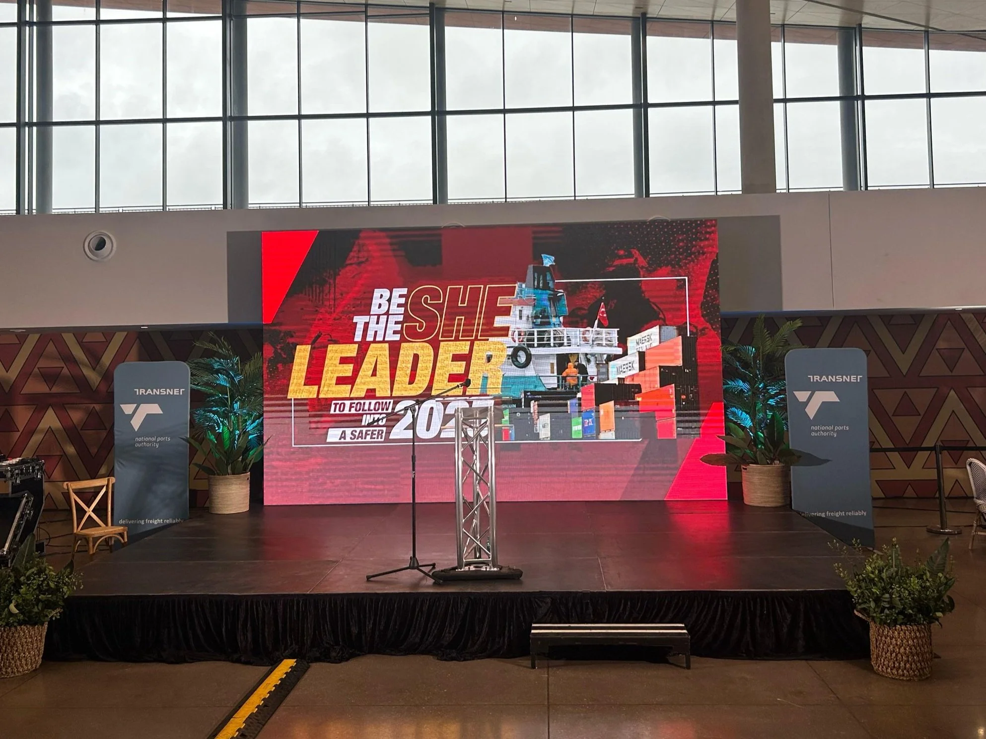 Ocean Audio Entertainment. Sound, Lighting & Event Specialists. Stage hire, LED screen hire, Transnet