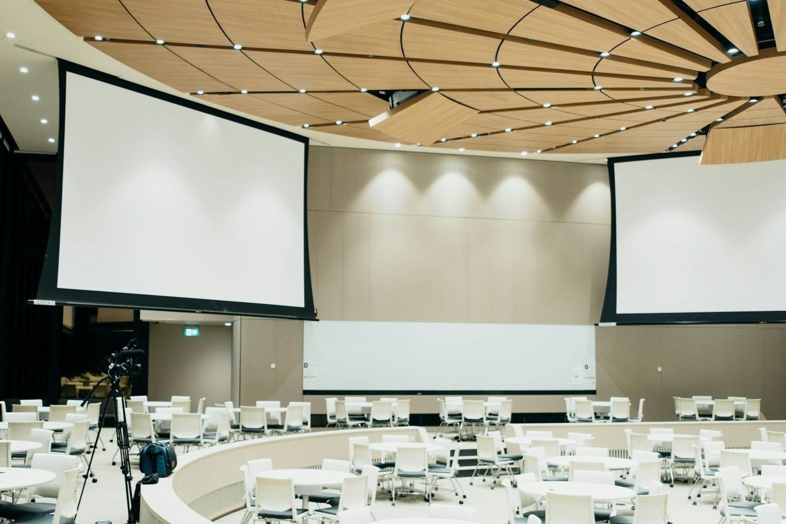 Ocean Audio Entertainment. Sound, Lighting & Event Specialists. Stage hire, LED screen hire