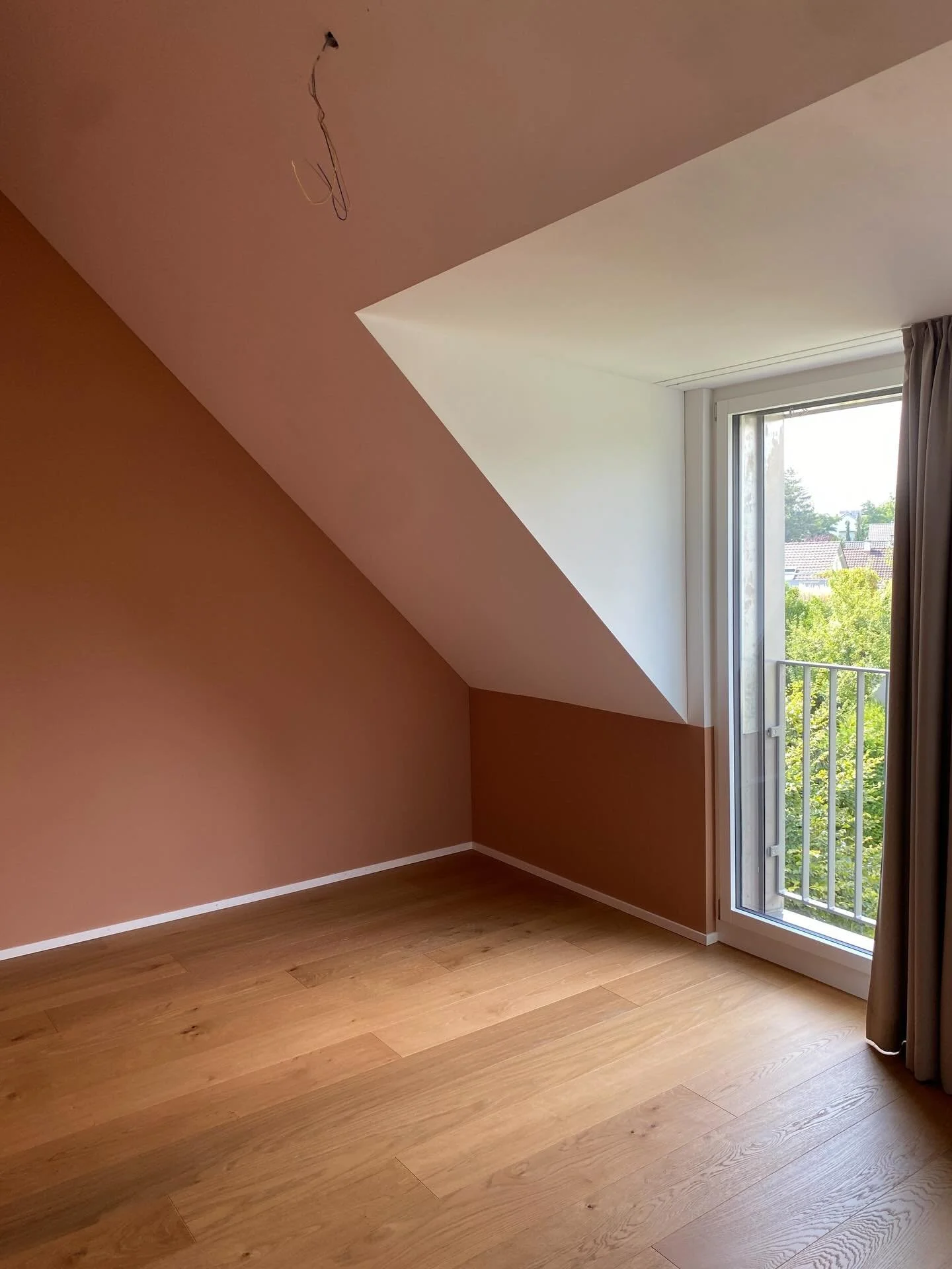 〰️ after &bull; before 〰️ wie Farbe einen Raum ver&auml;ndert ..🧡🩷🧡 #lylomalerinterior #malerz&uuml;rich#coloredwalls