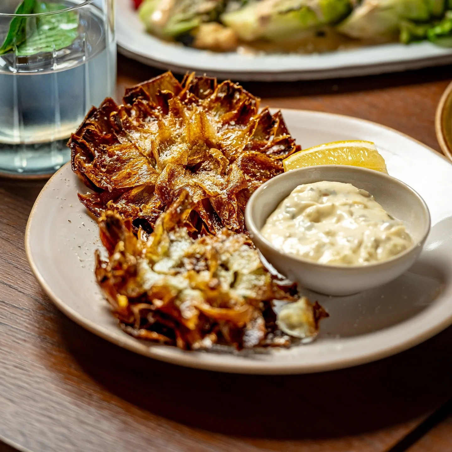 Roman style artichokes, perfect for sharing 

#frena #eatnyc #hellskitchennyc #midtownmanhattan #newyorkeats