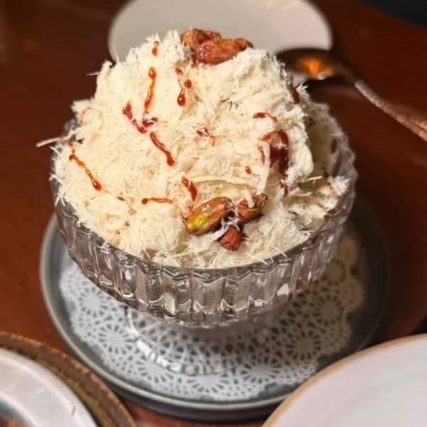 Don&rsquo;t end the night without something sweet!

HALVA SILAN SUNDAE
Vanilla ice cream, caramelized rice crispies &amp; almonds, halva, date syrup

📷: @thecarboholic 

#eateateat #sundae #midtownmanhattan #nycrestaurant
