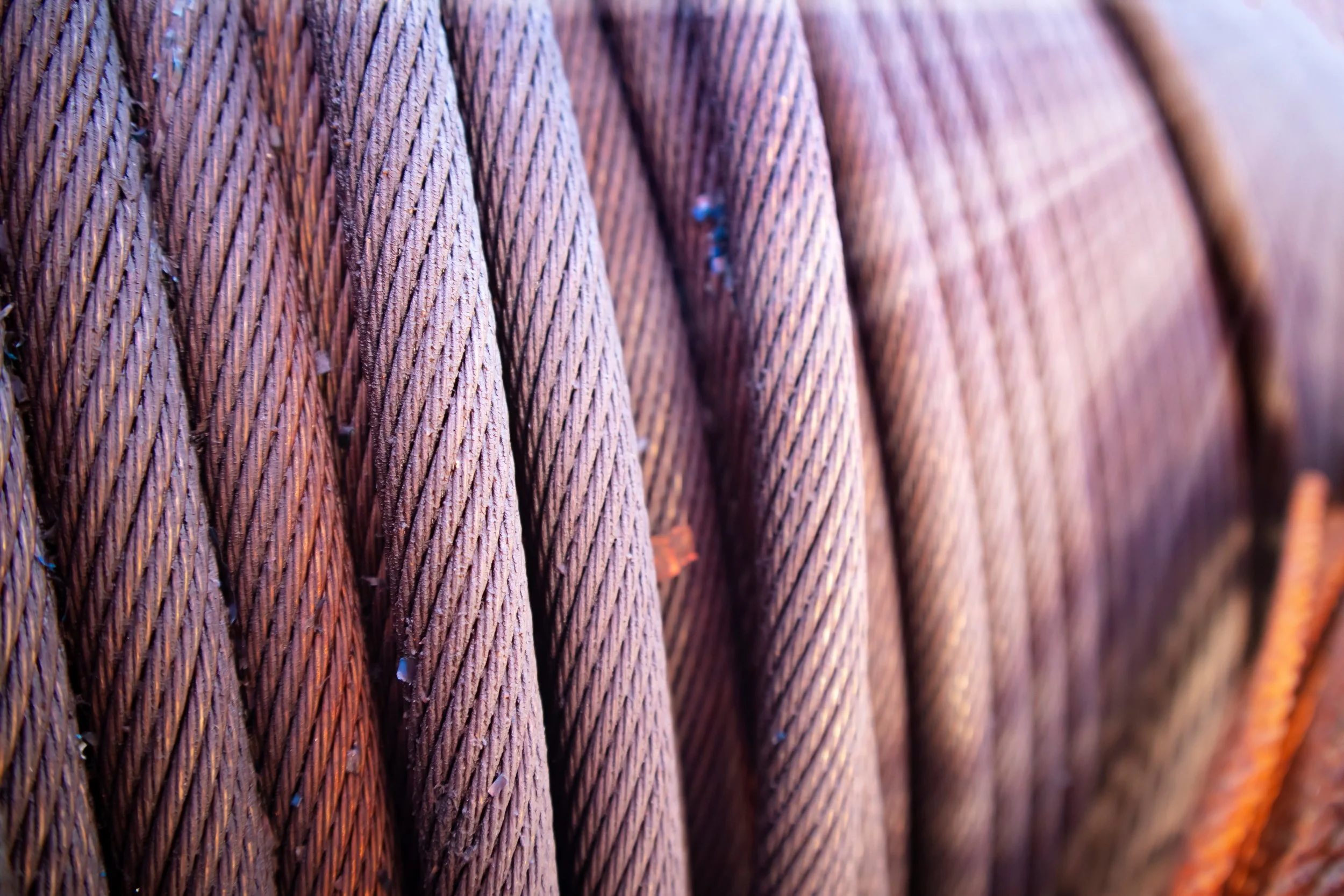 Elevator Rope Rouge Is not Rust: The Truth About Reddish Dust on Elevator Ropes
