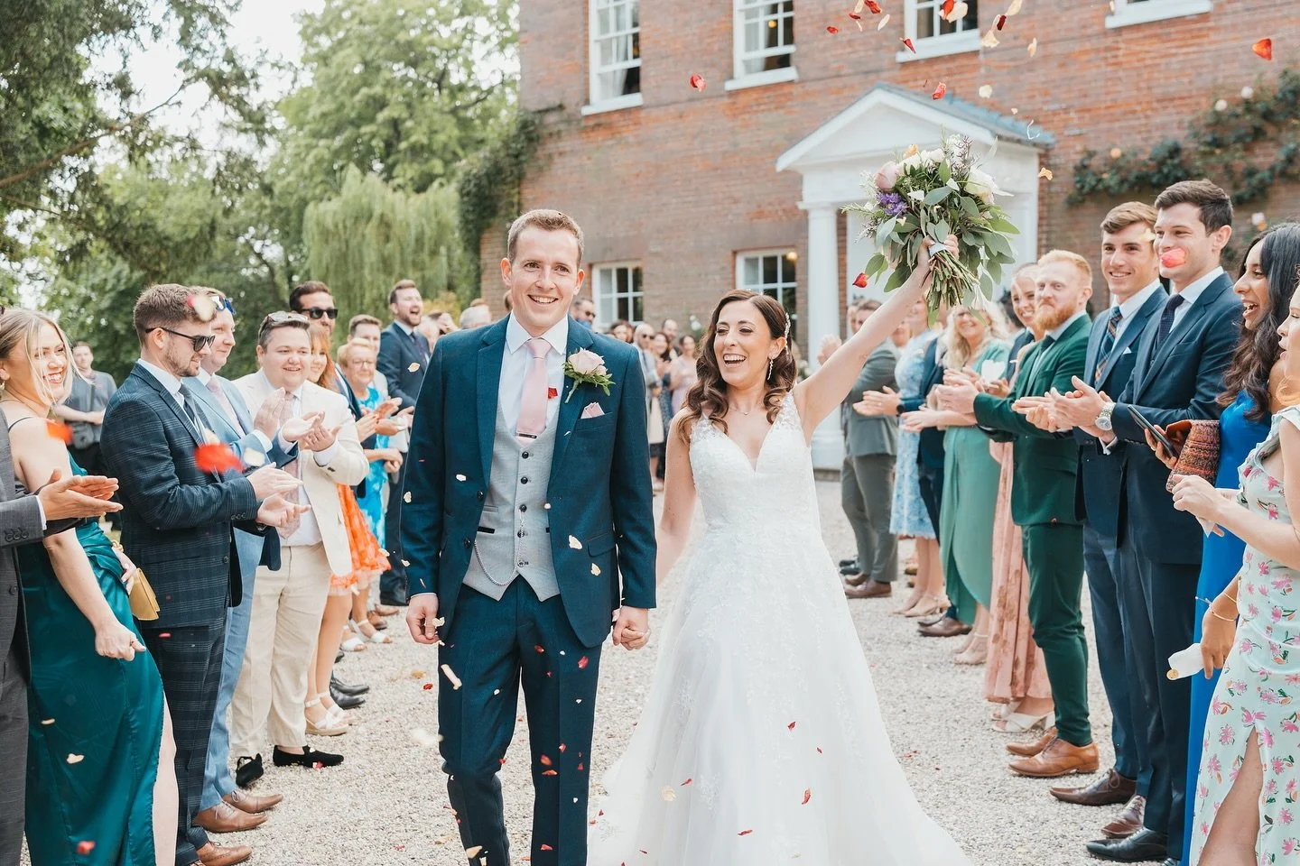 I can&rsquo;t believe it&rsquo;s been one year since I photographed this incredible wedding at the amazing @mulberryhousehotel 💕

Matt &amp; Danielle, happy one year anniversary! 🥰

Venue: @mulberryhousehotel 
Photographer: @fizzyphotographywedding