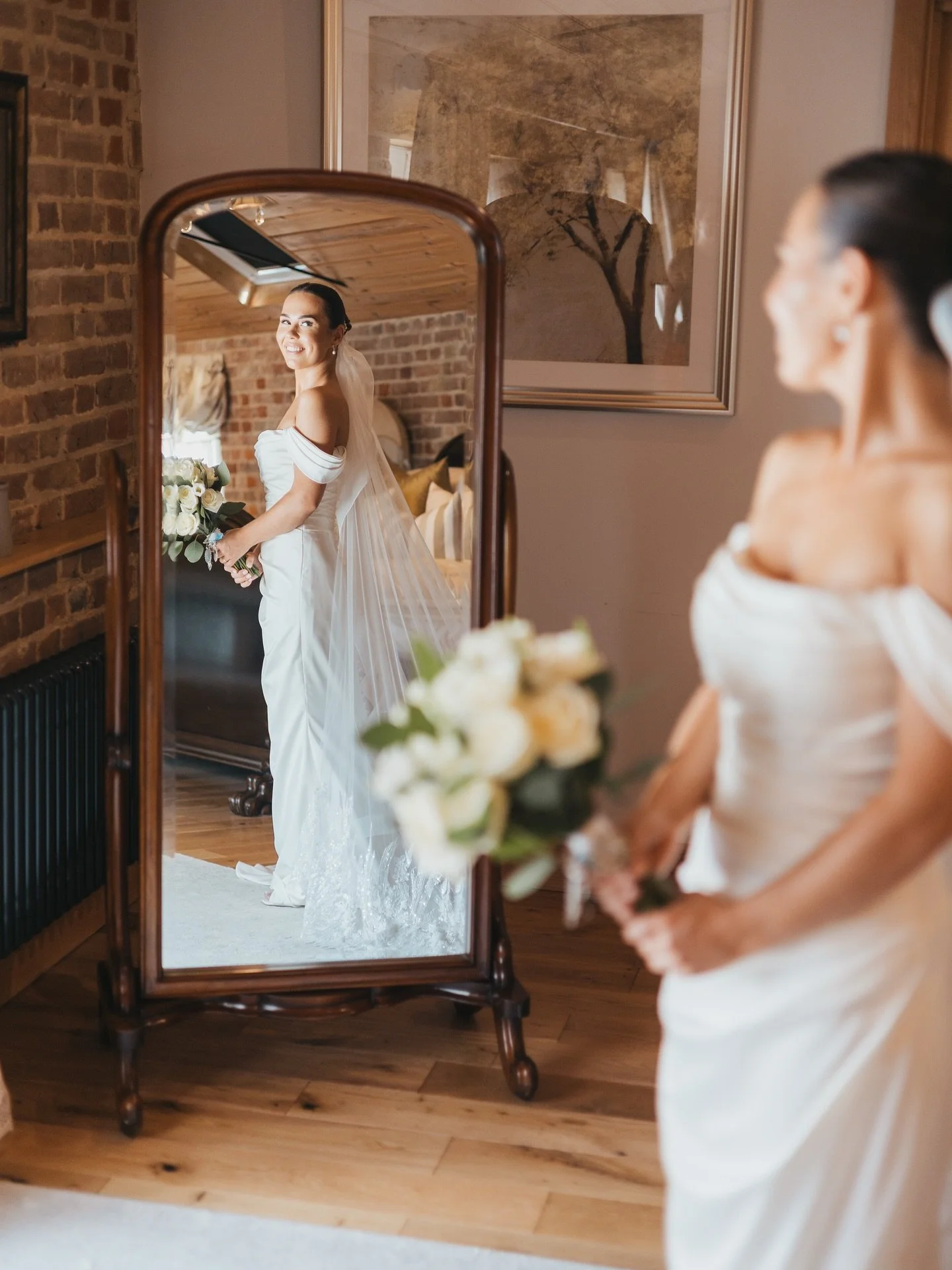 The perfect day for Francesca & Rinor at the amazing @hatfieldplace 🤍
Venue - @hatfieldplace 
Photographer - @fizzyphotographyweddings 
Florist - @jfstyling 
Content creator - @themysteryguestuk 
Make up - @danika.daisley 
Hair - @_prettyandpin