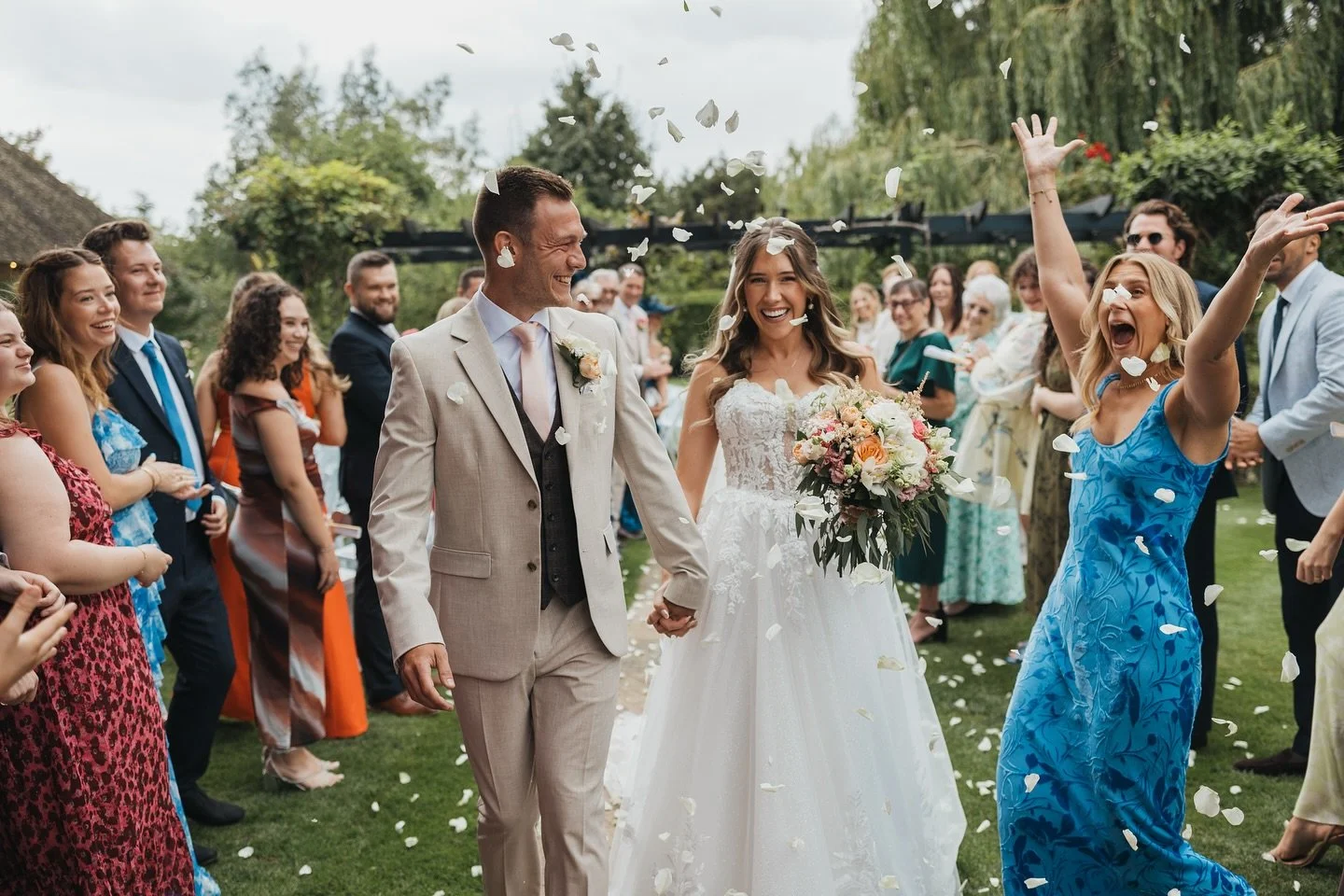 Throwback to the Summer sun with Sophie &amp; Jack at the amazing @high_house_weddings ☀️

Photographer - @fizzyphotographyweddings 
Videographer - @samwilkinsonvideo 
Make up &amp; hair - @makeupbytayloruk 
Florist - @courts_of_rayleigh_florist 
Dre