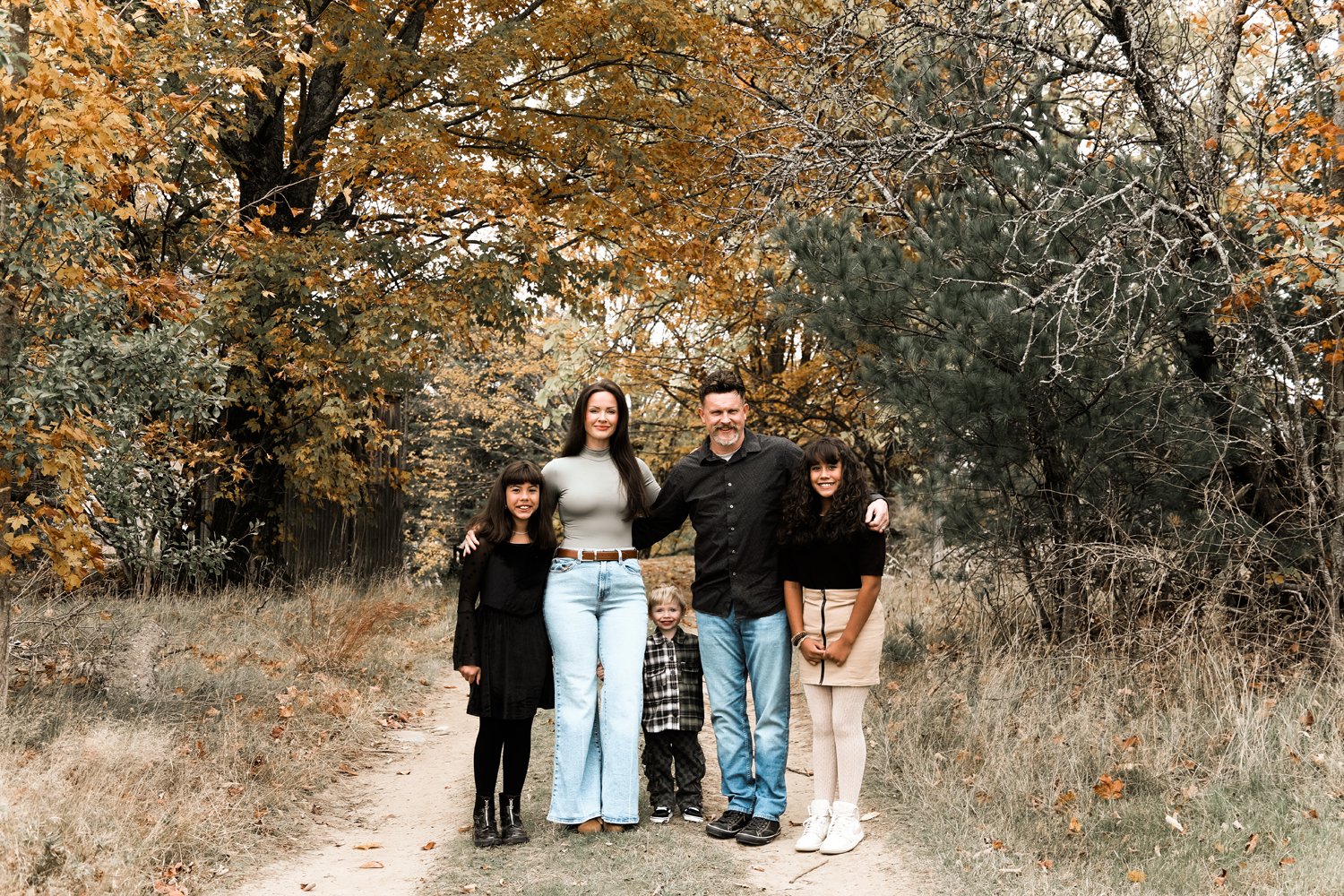 OnessimoFamily2026Fall001.jpg