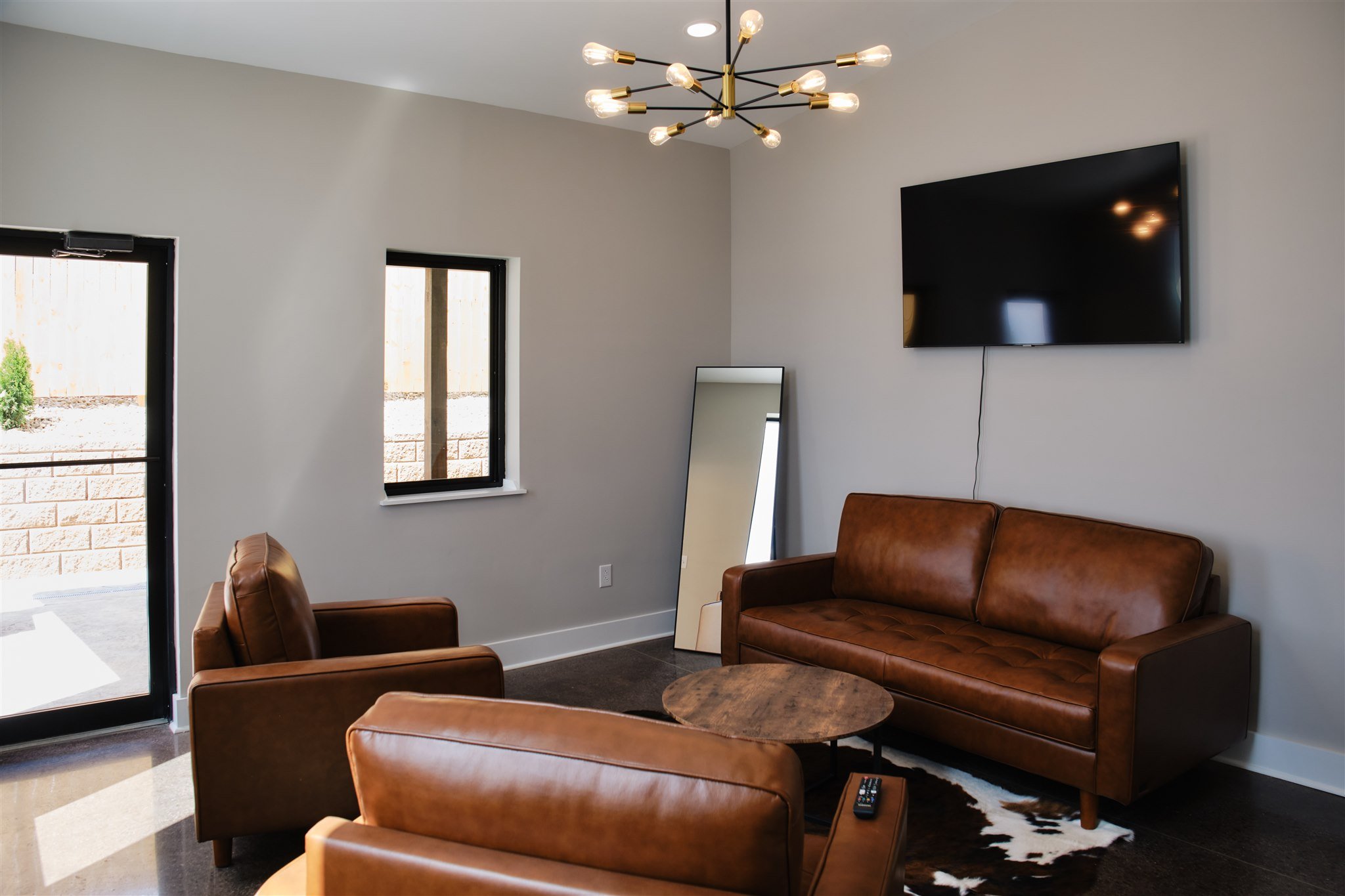 Groom's Lounge