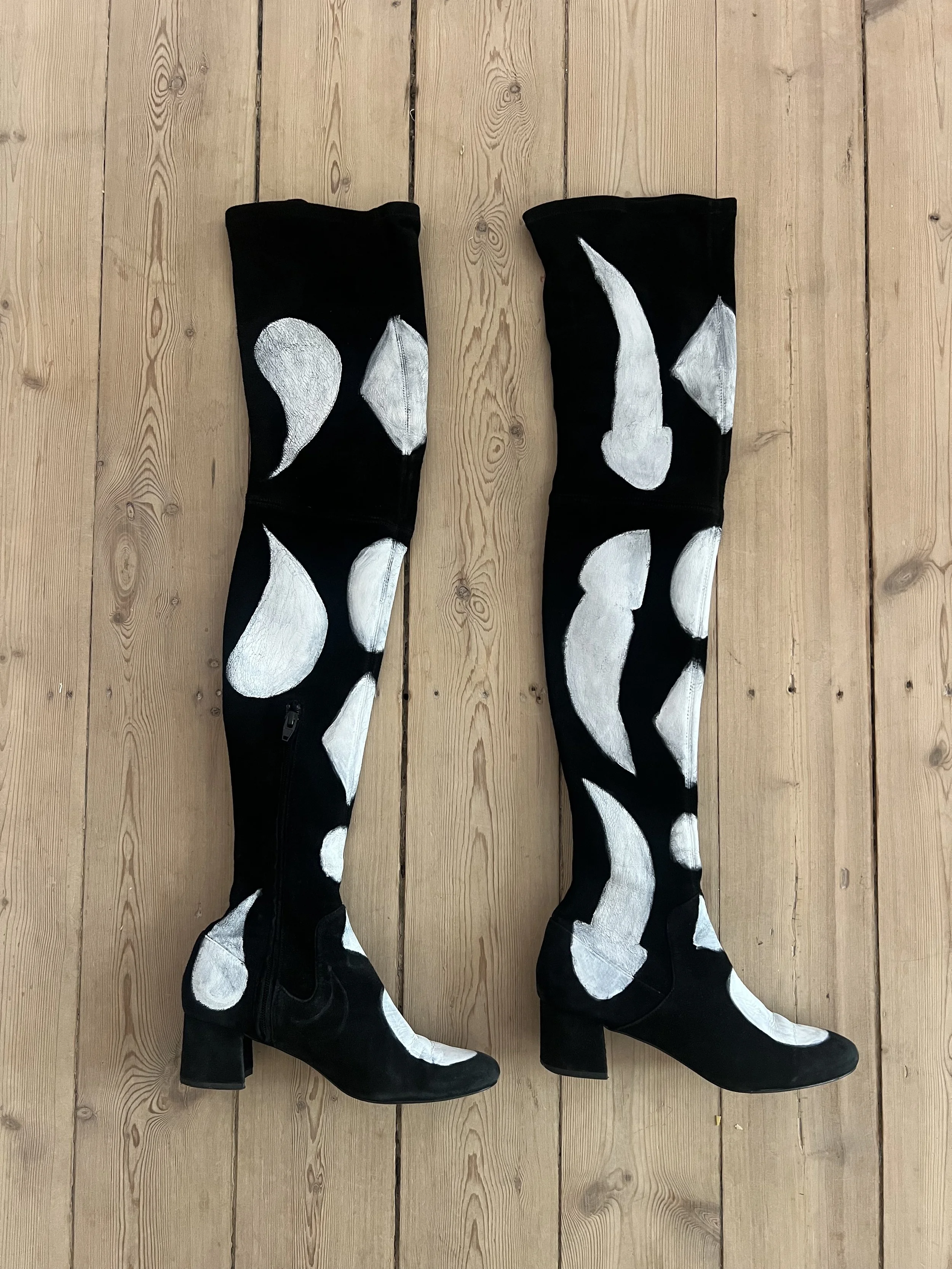 Kneehigh vesica pisces boots - 750 euro