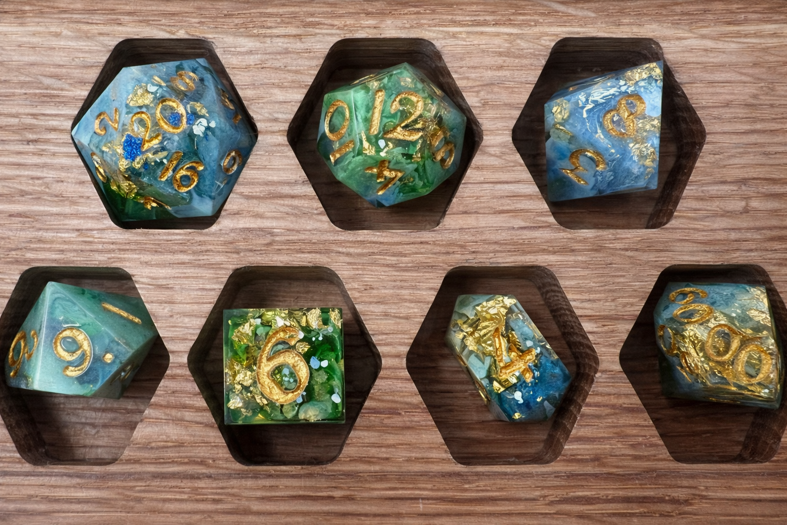 7 Set_GreenGold_07b.png