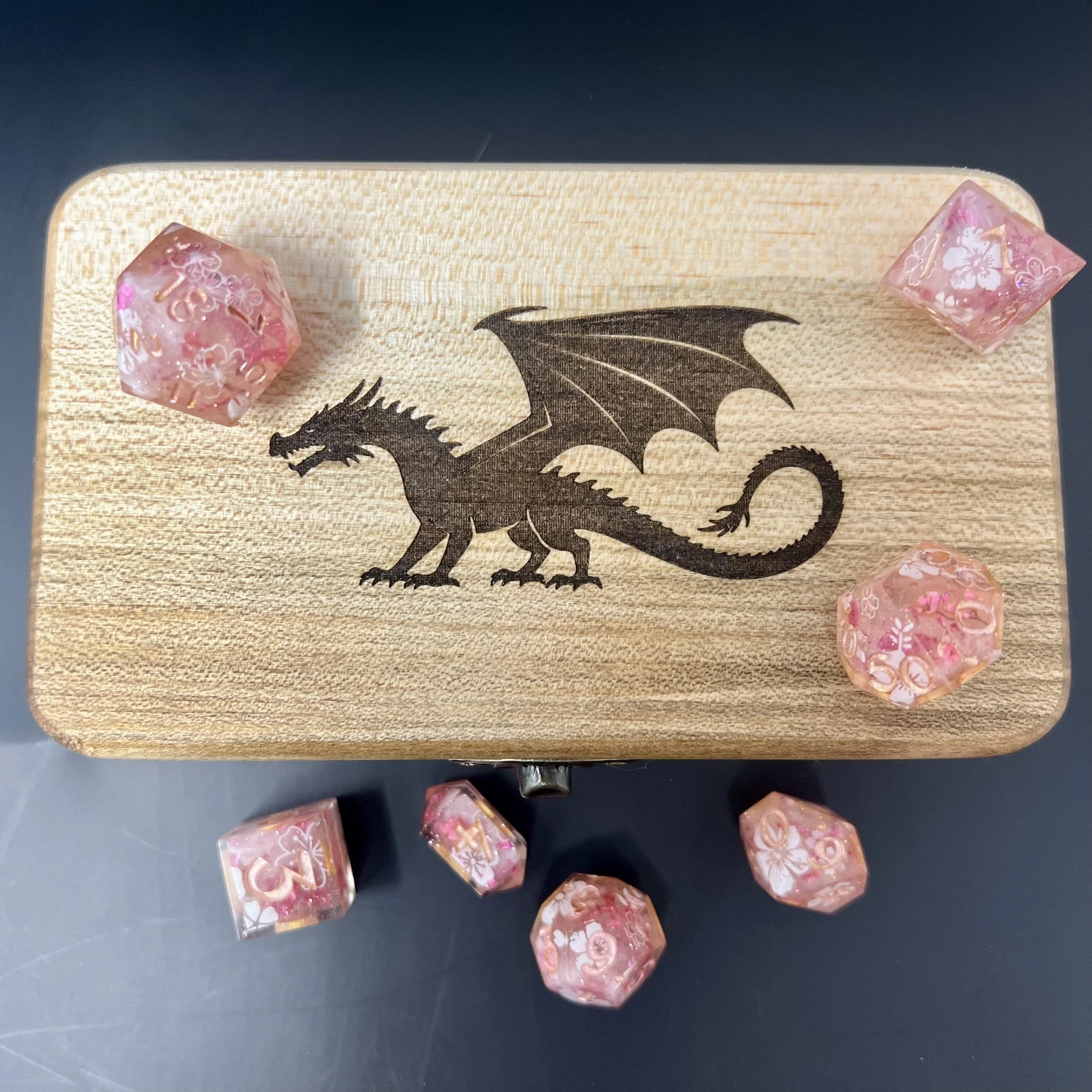 Dice Box_Dragon_01_03.jpg