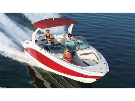 Chaparral 246 SSI power boat.png