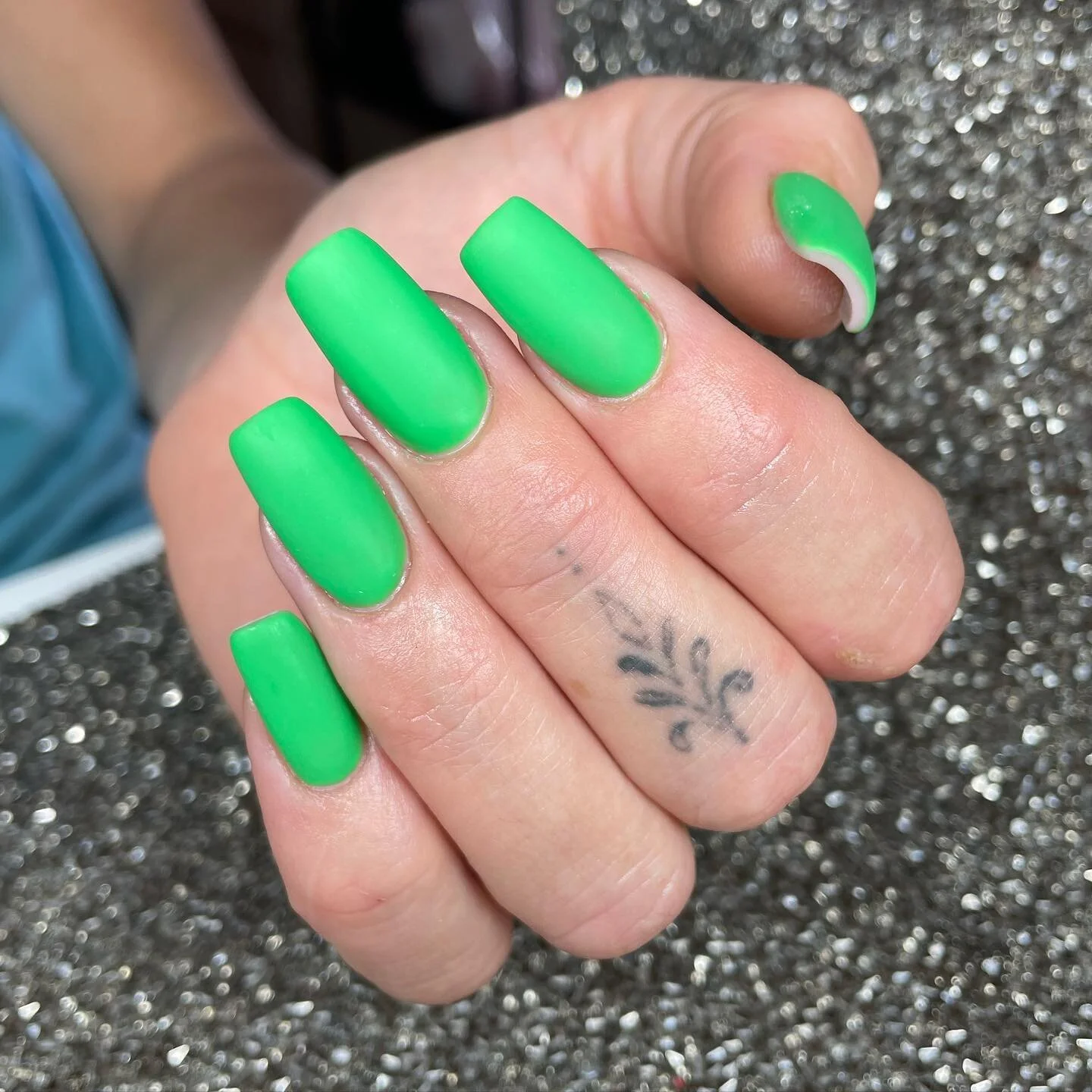 Vert mat 😍

#onglesengel #prothesisteongulaire #lovemyjob #extensionchablon #latelierderoxane84